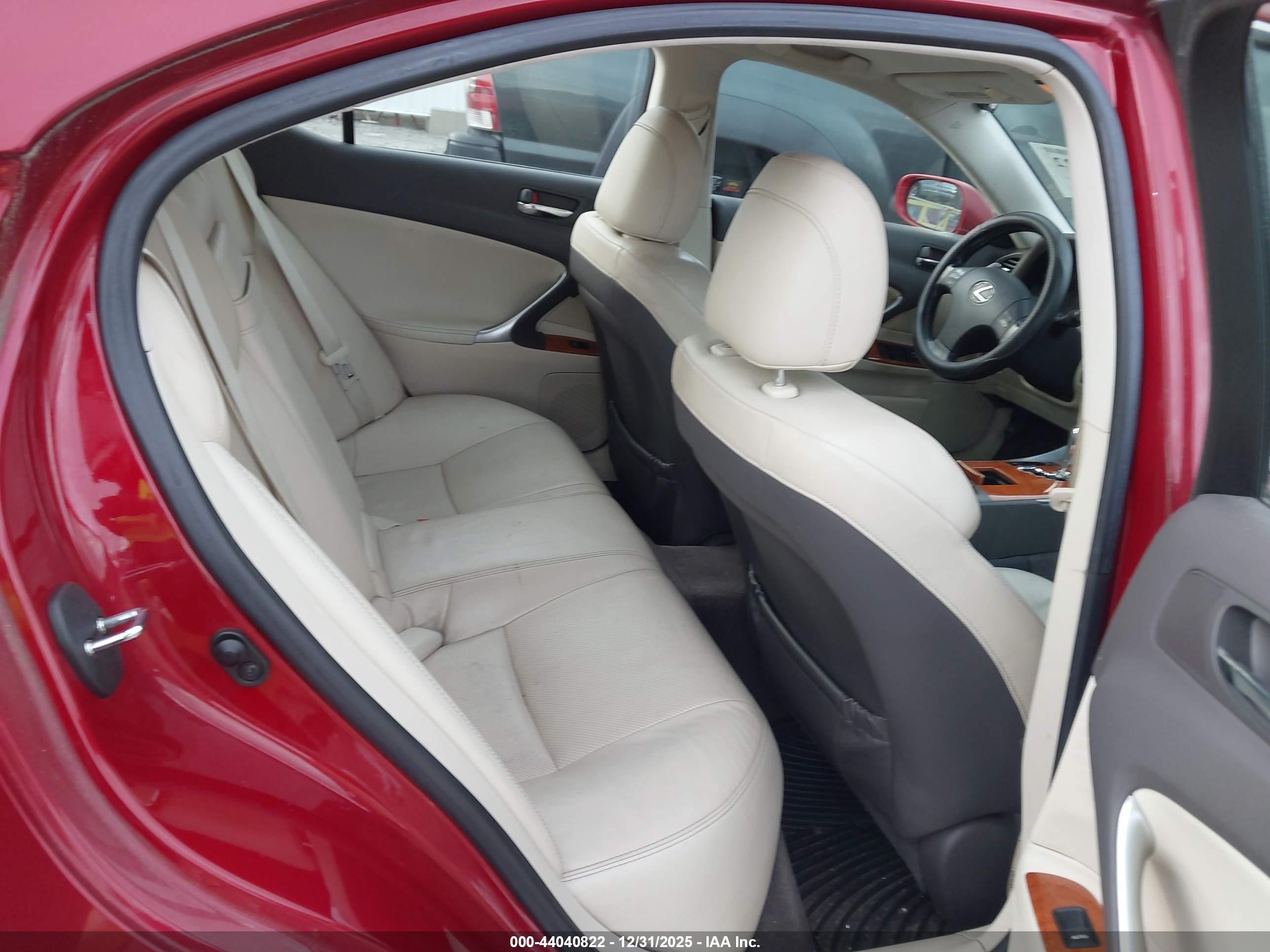 LEXUS IS image 8