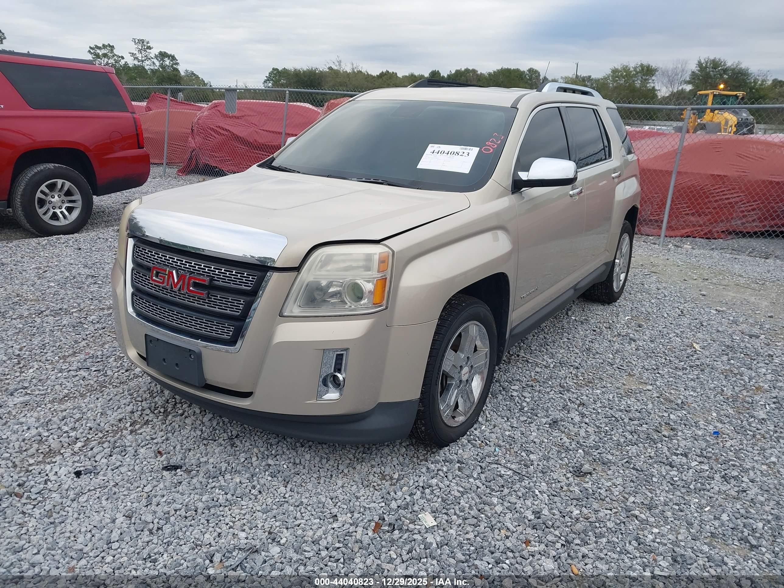 GMC TERRAIN image 2