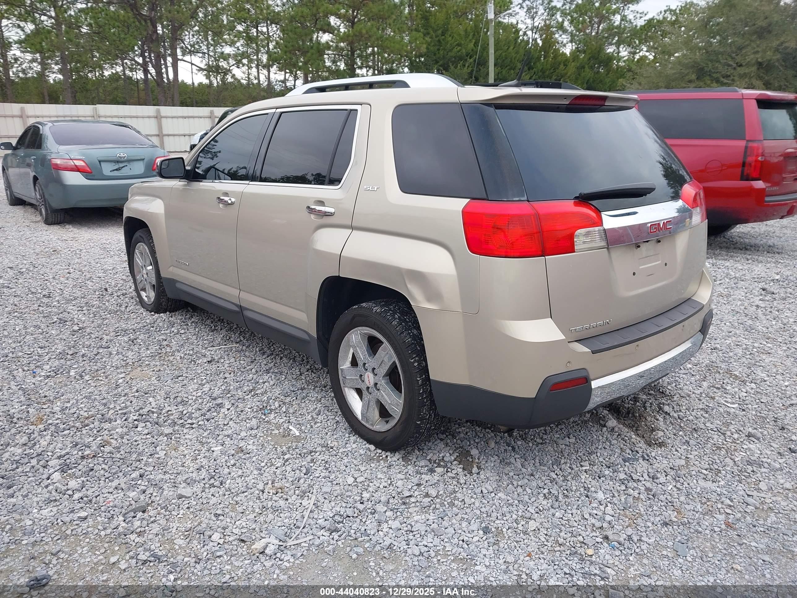 GMC TERRAIN image 3