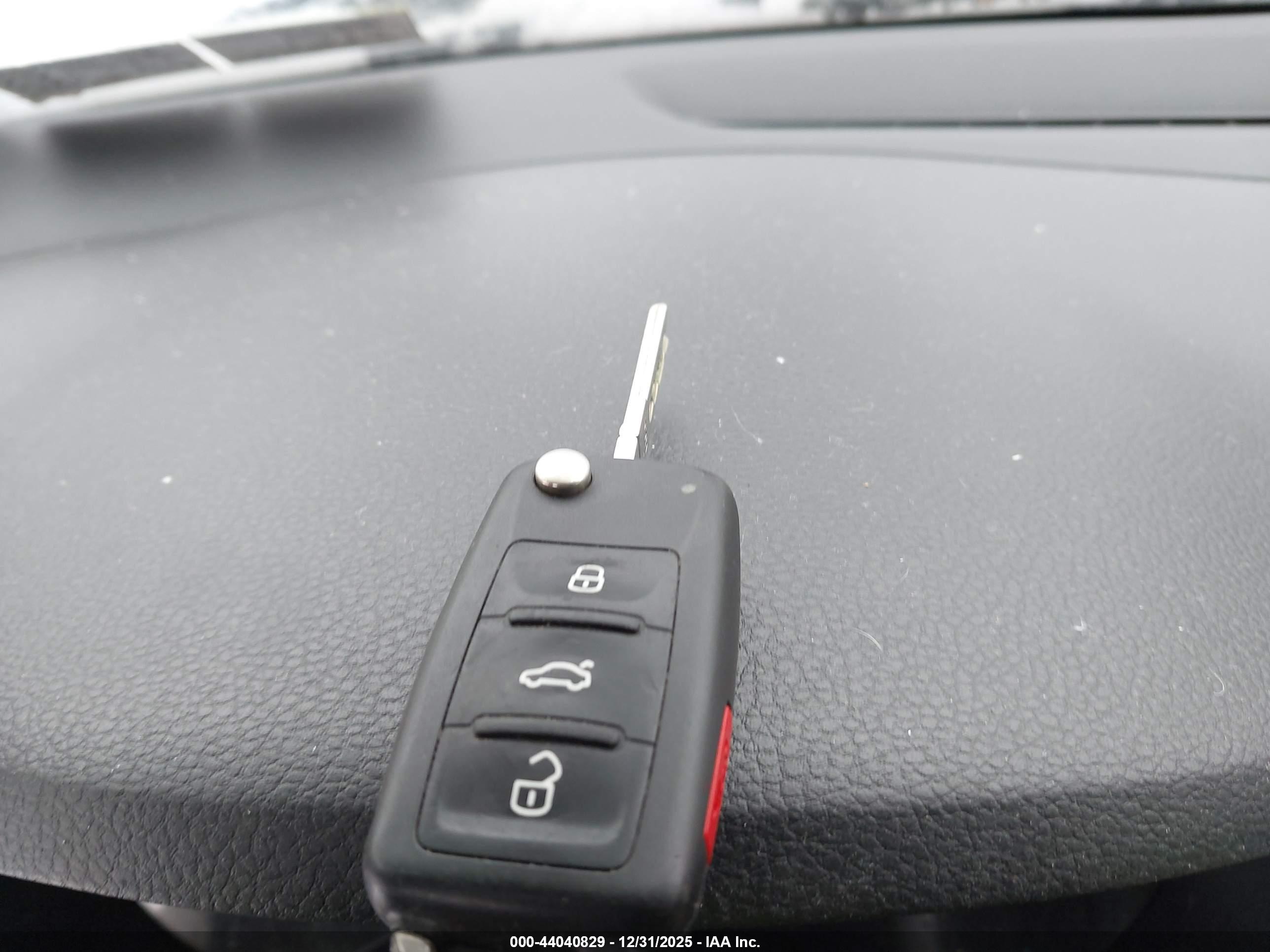 VOLKSWAGEN JETTA image 11