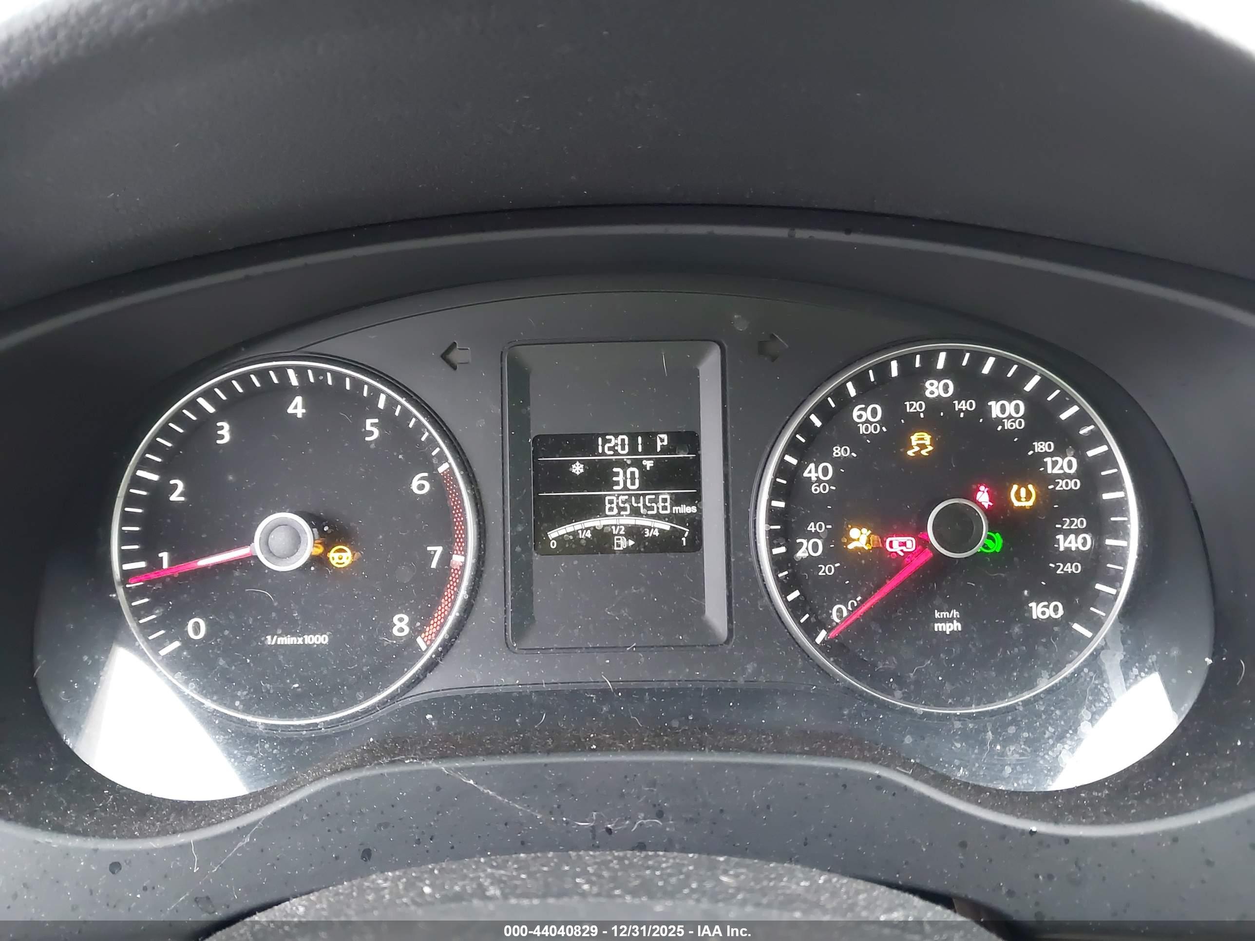 VOLKSWAGEN JETTA image 7