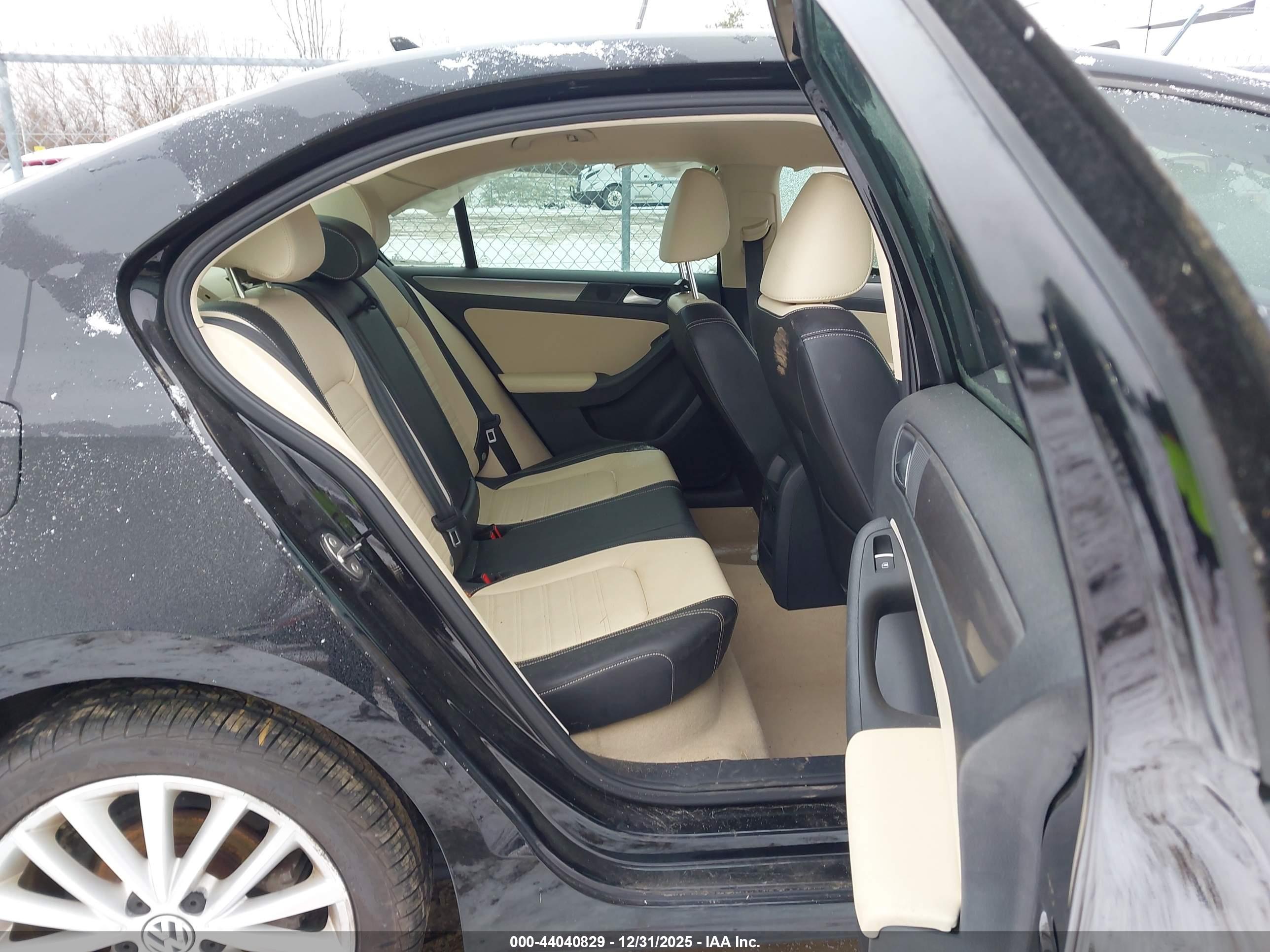 VOLKSWAGEN JETTA image 8