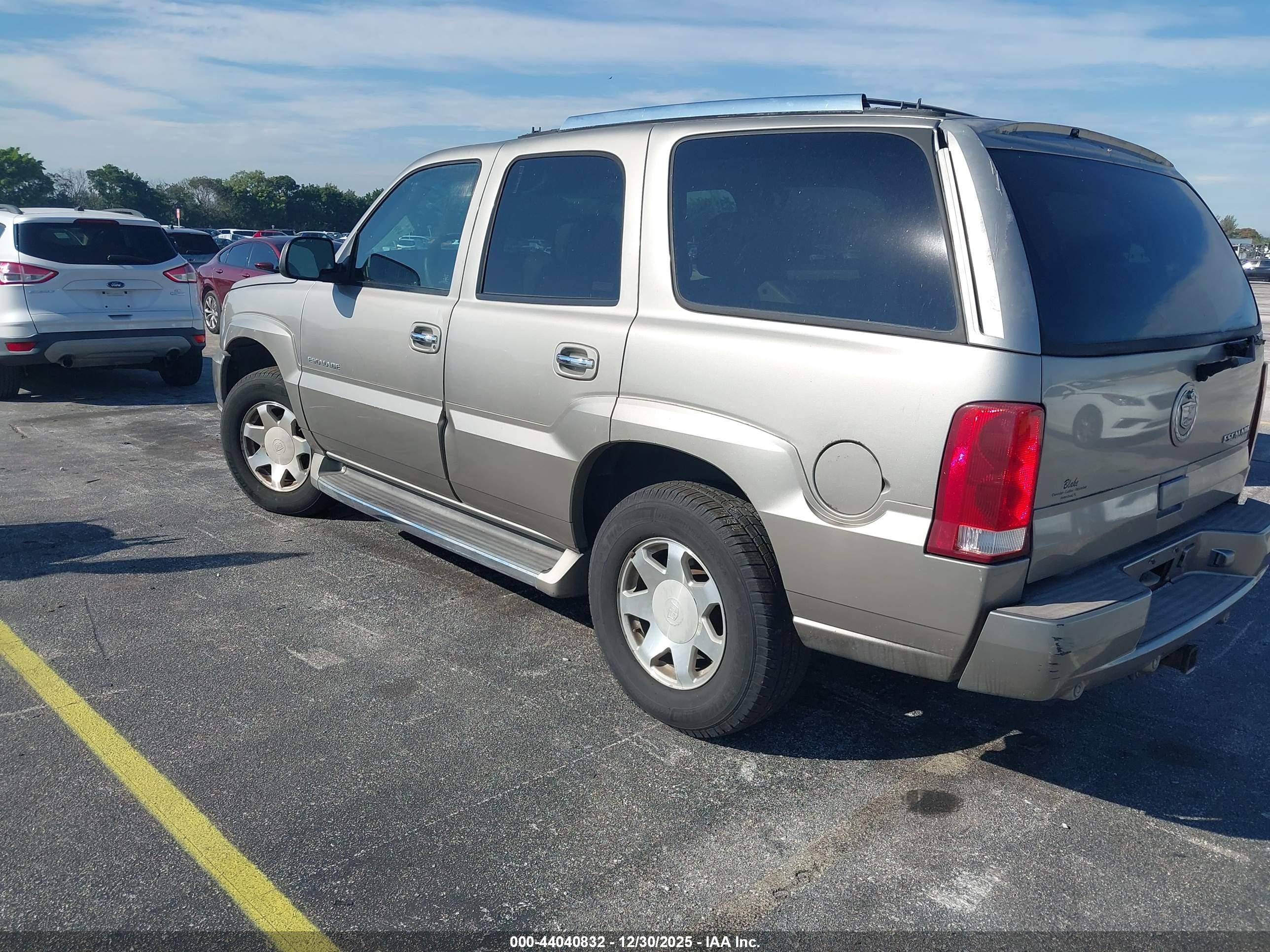 CADILLAC ESCALADE image 3