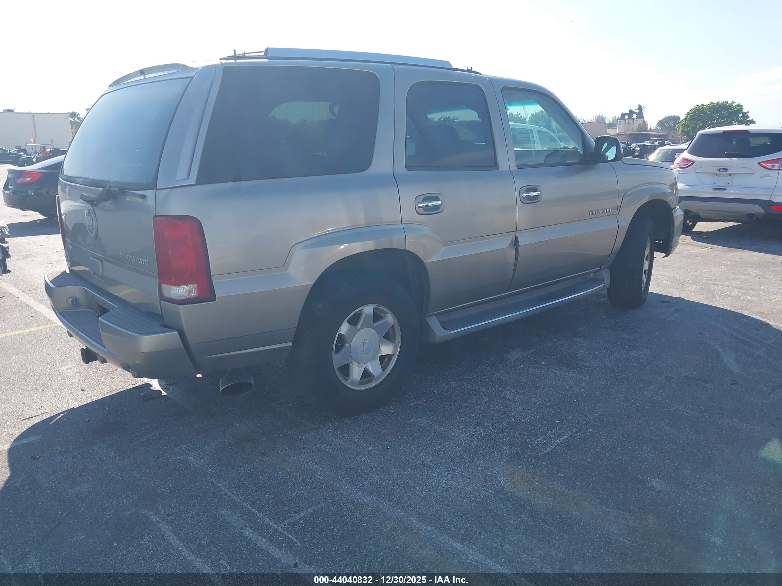 CADILLAC ESCALADE image 4