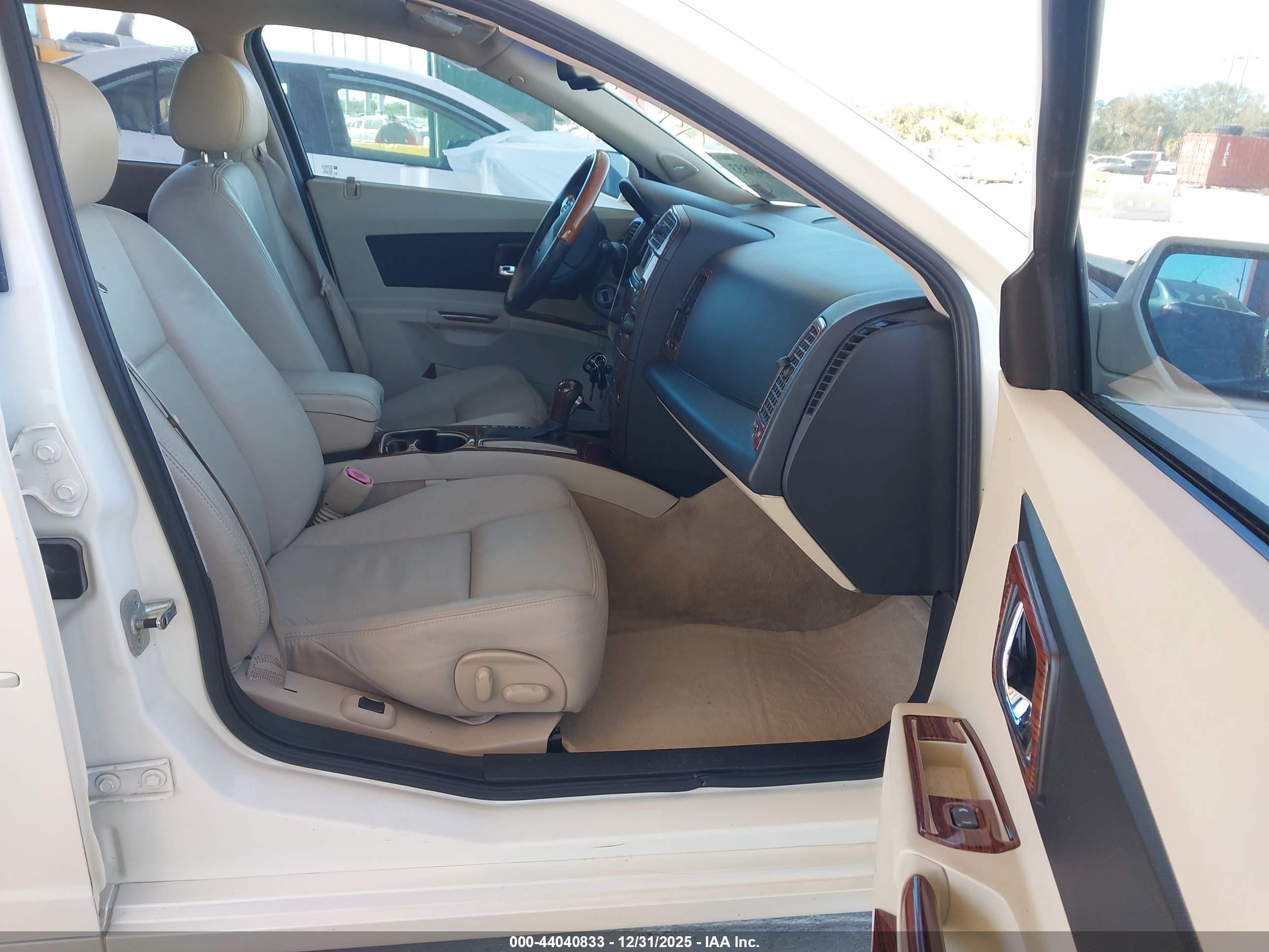 CADILLAC CTS image 5