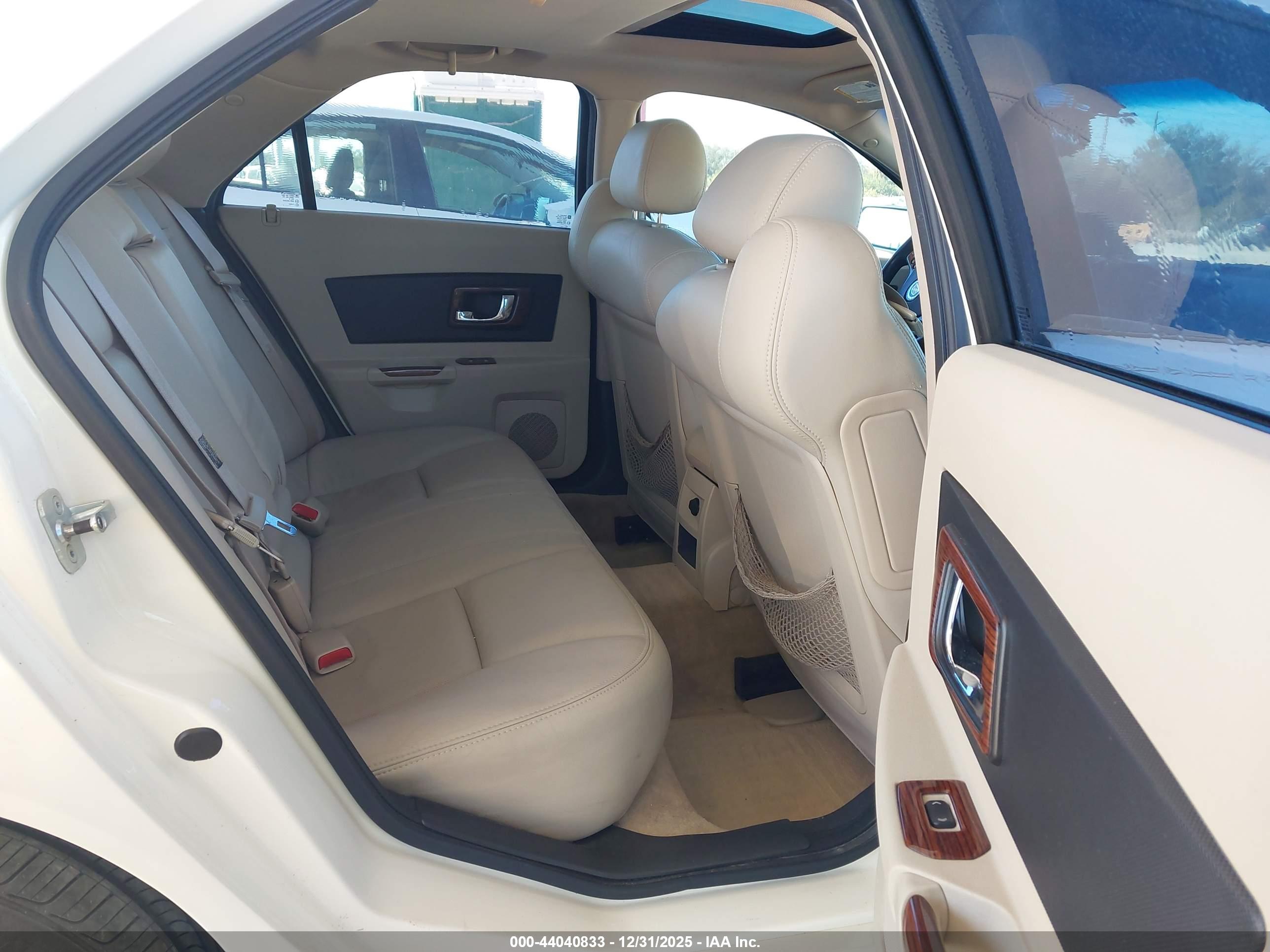 CADILLAC CTS image 8