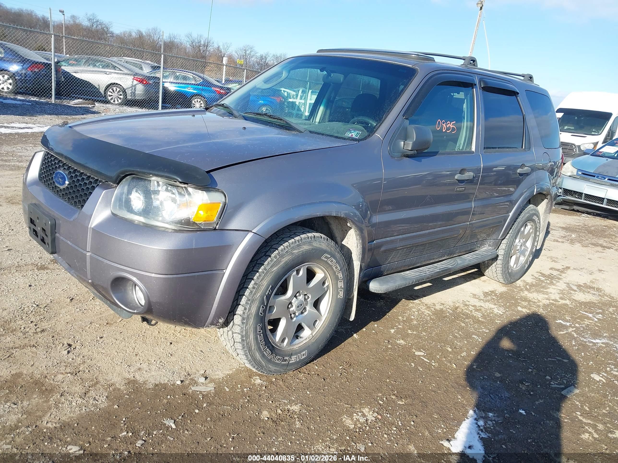 FORD ESCAPE image 2