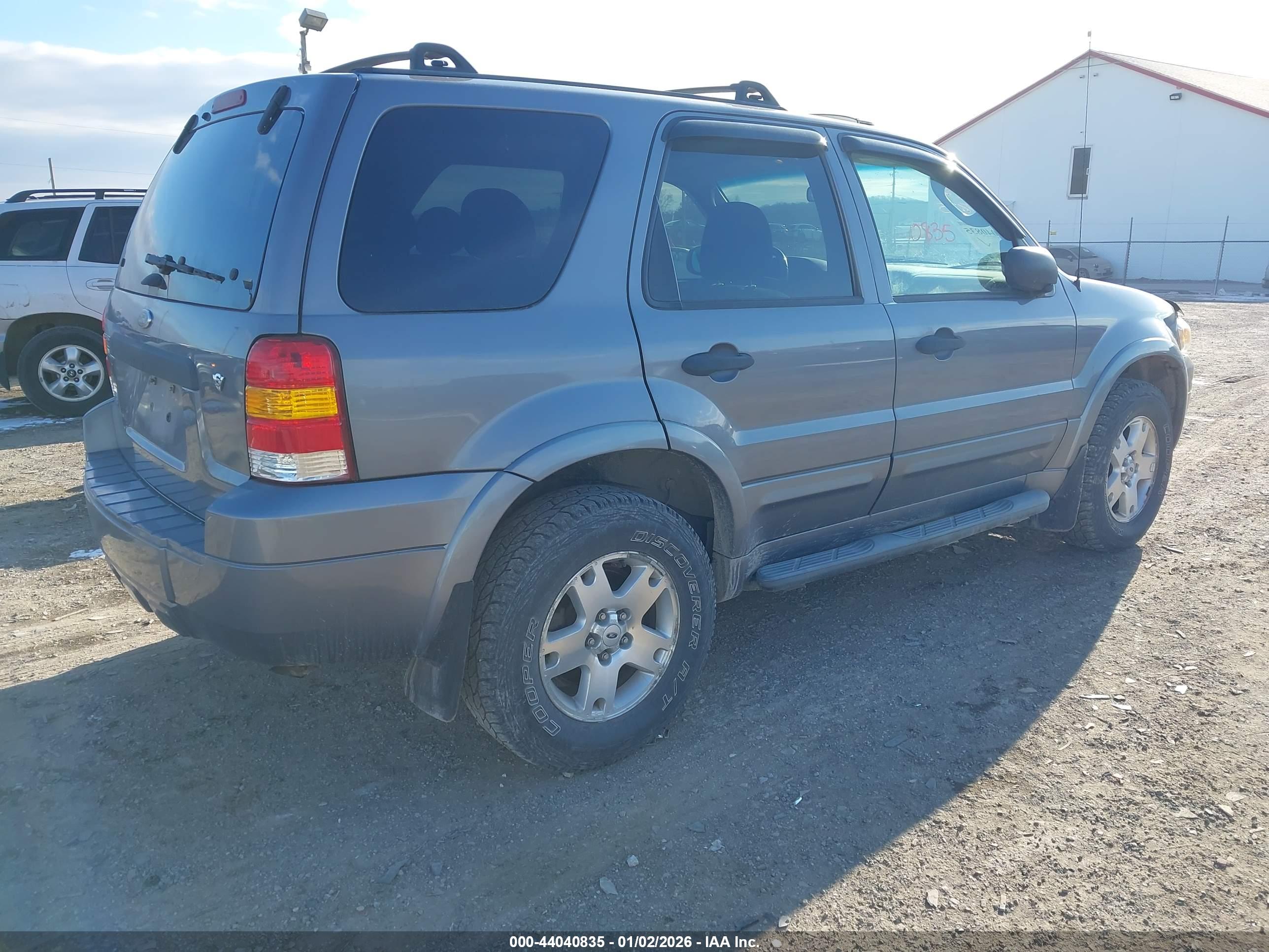 FORD ESCAPE image 4