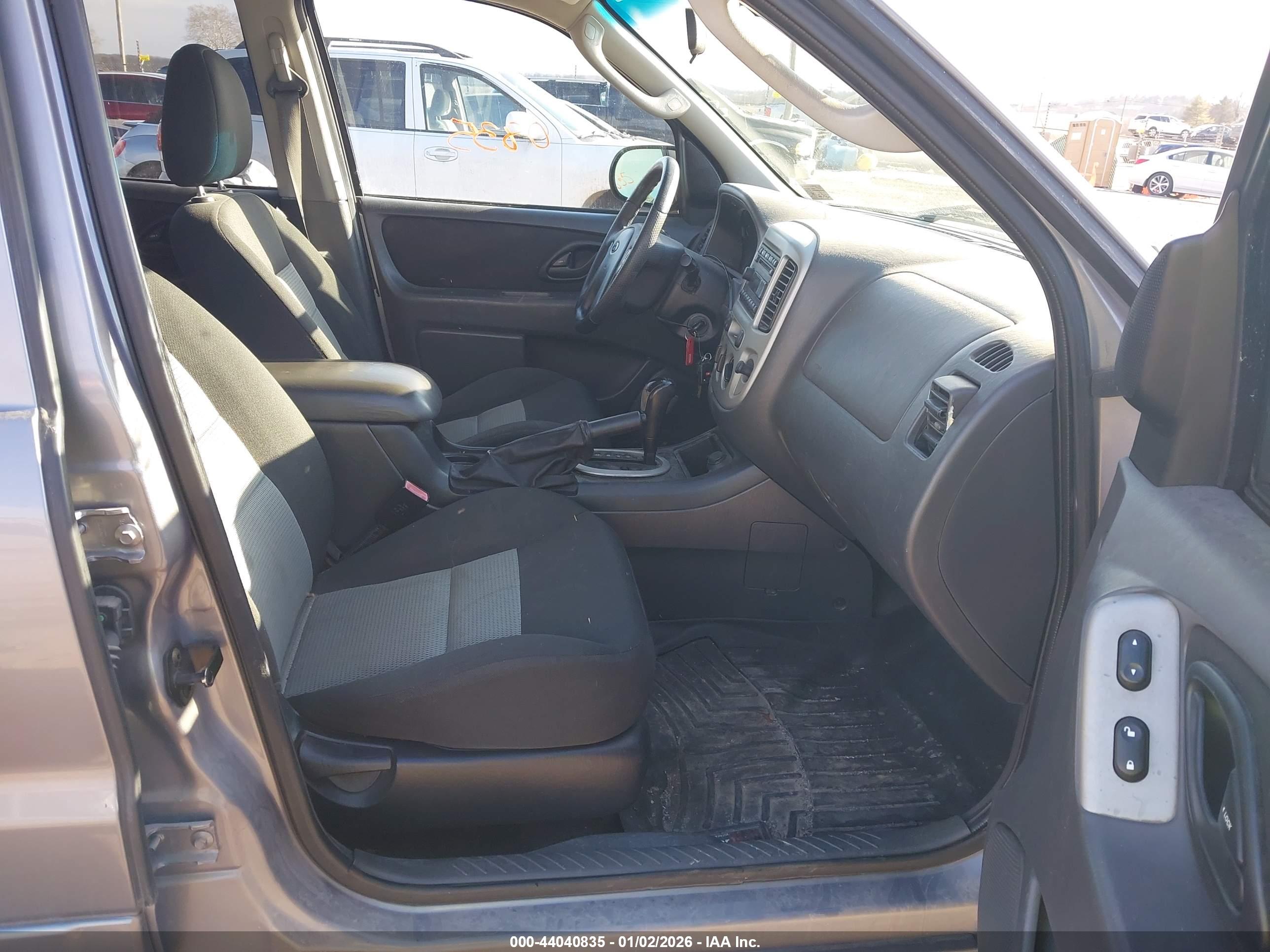 FORD ESCAPE image 5