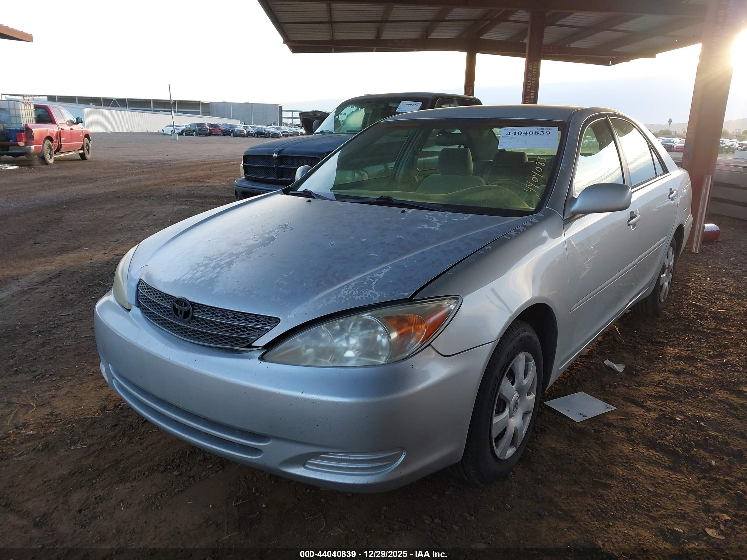 TOYOTA CAMRY image 2