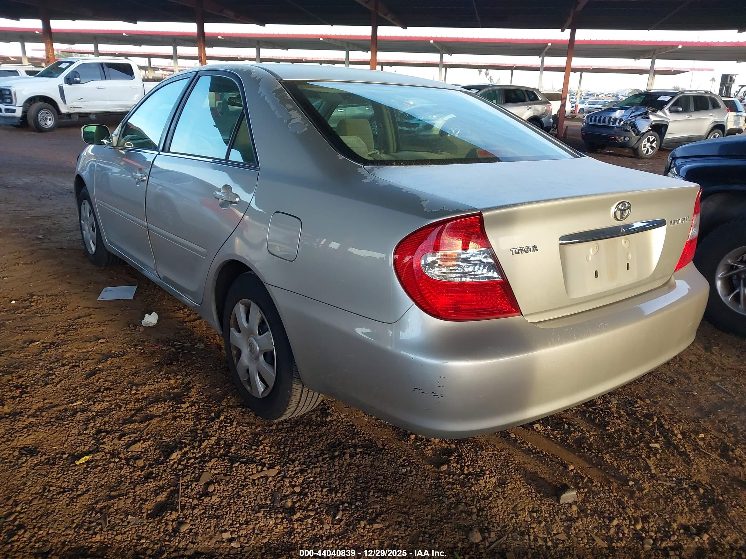 TOYOTA CAMRY image 3