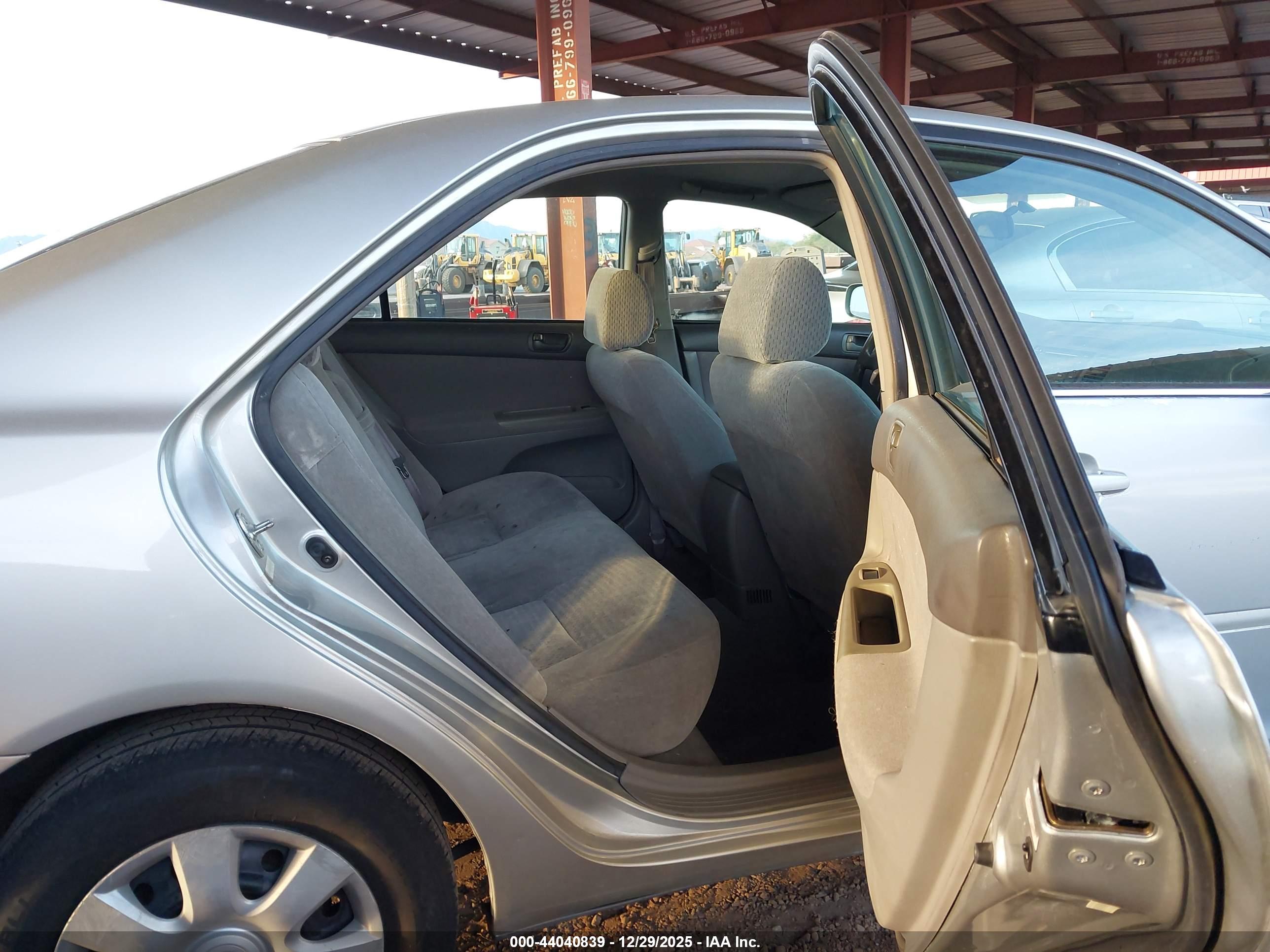 TOYOTA CAMRY image 8