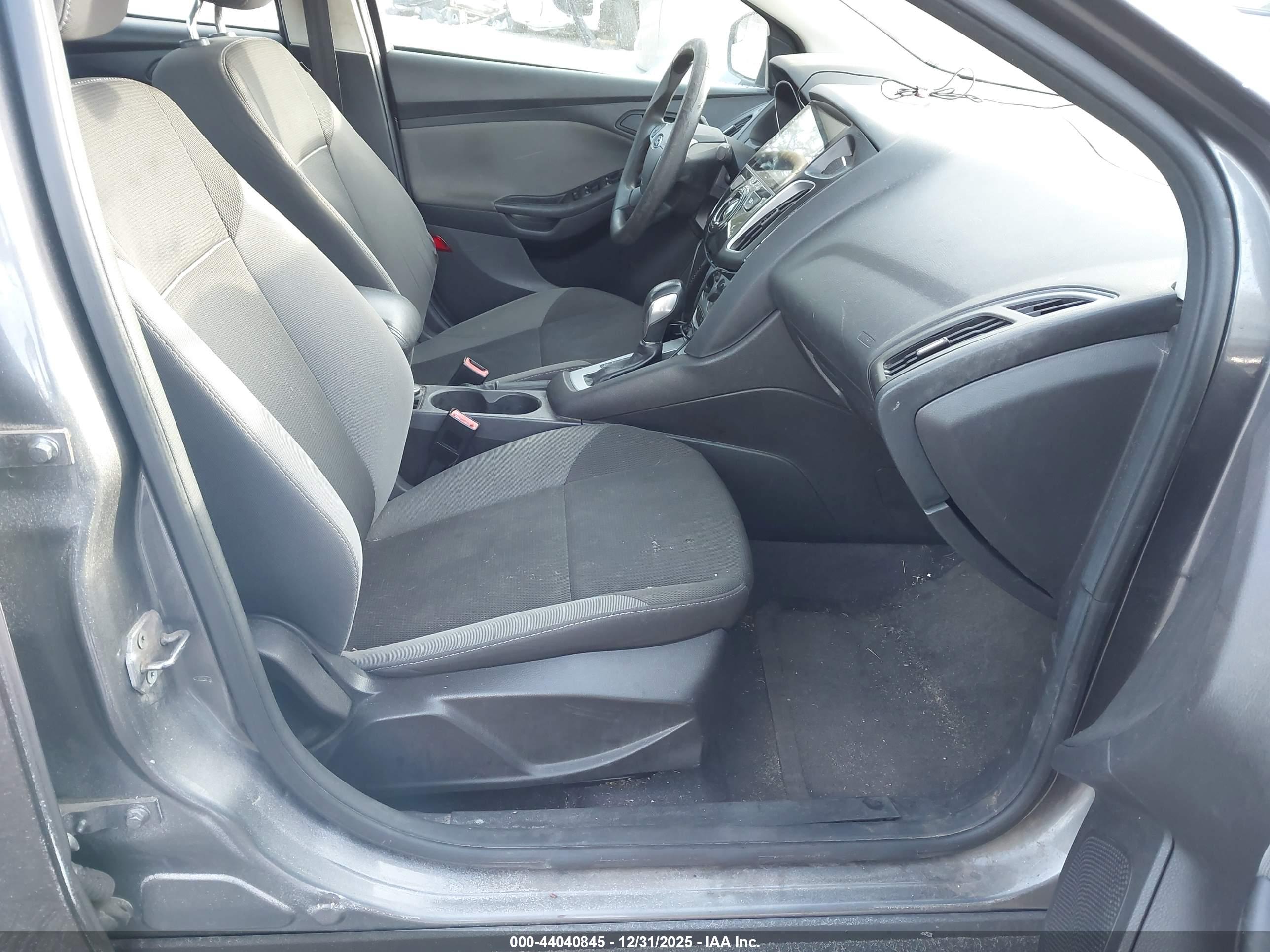 FORD FOCUS image 5