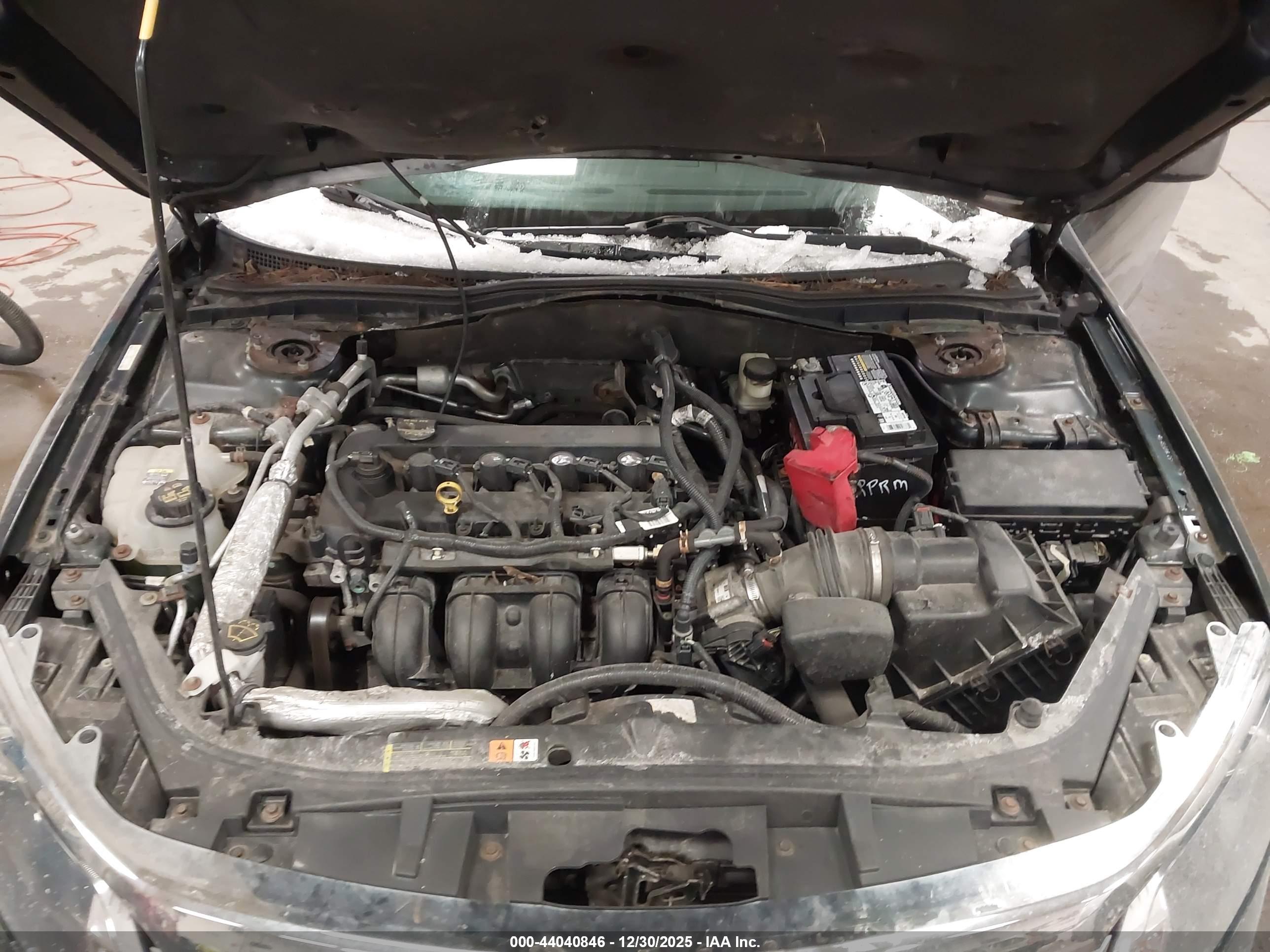 FORD FUSION image 10