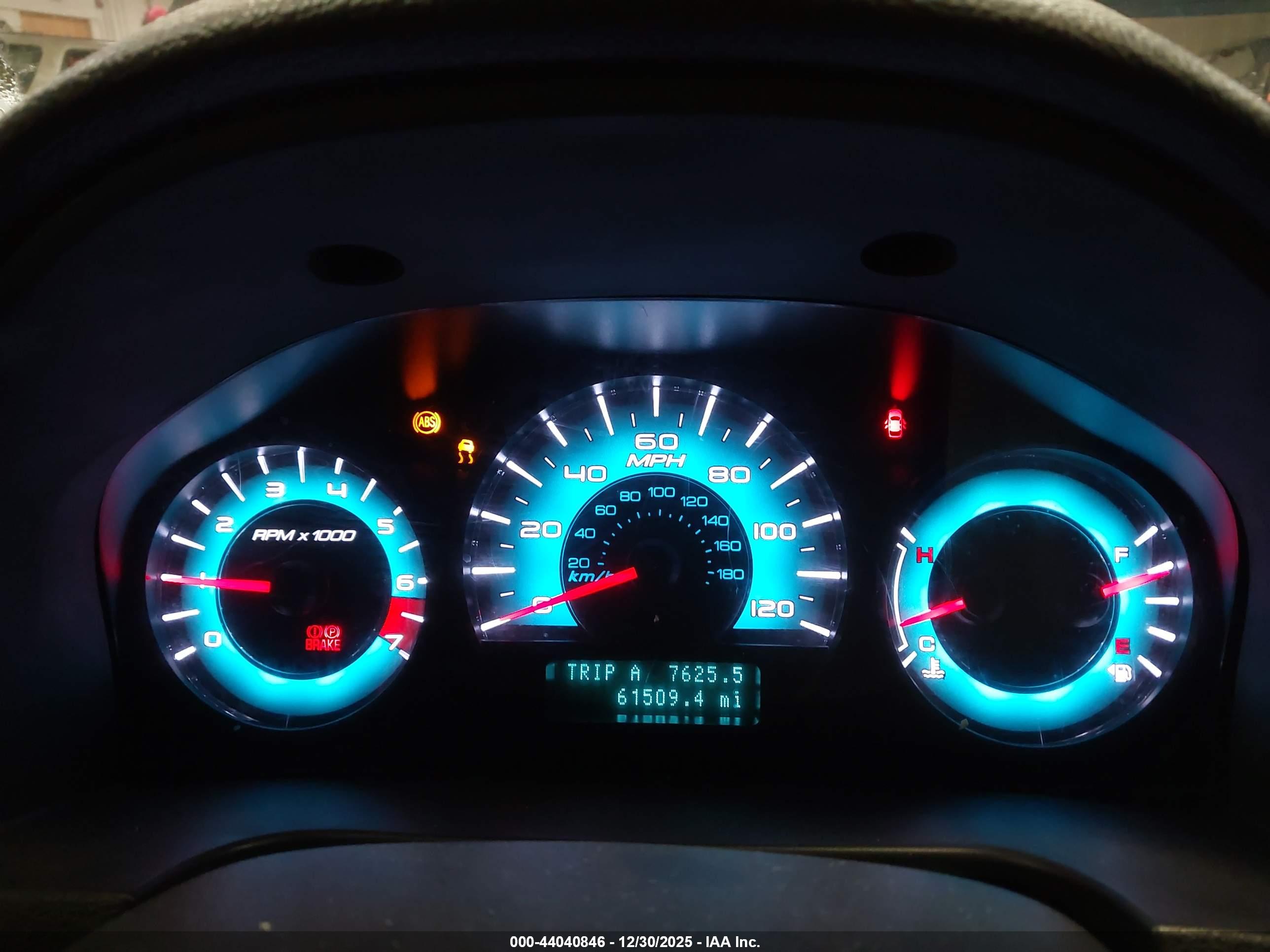 FORD FUSION image 7