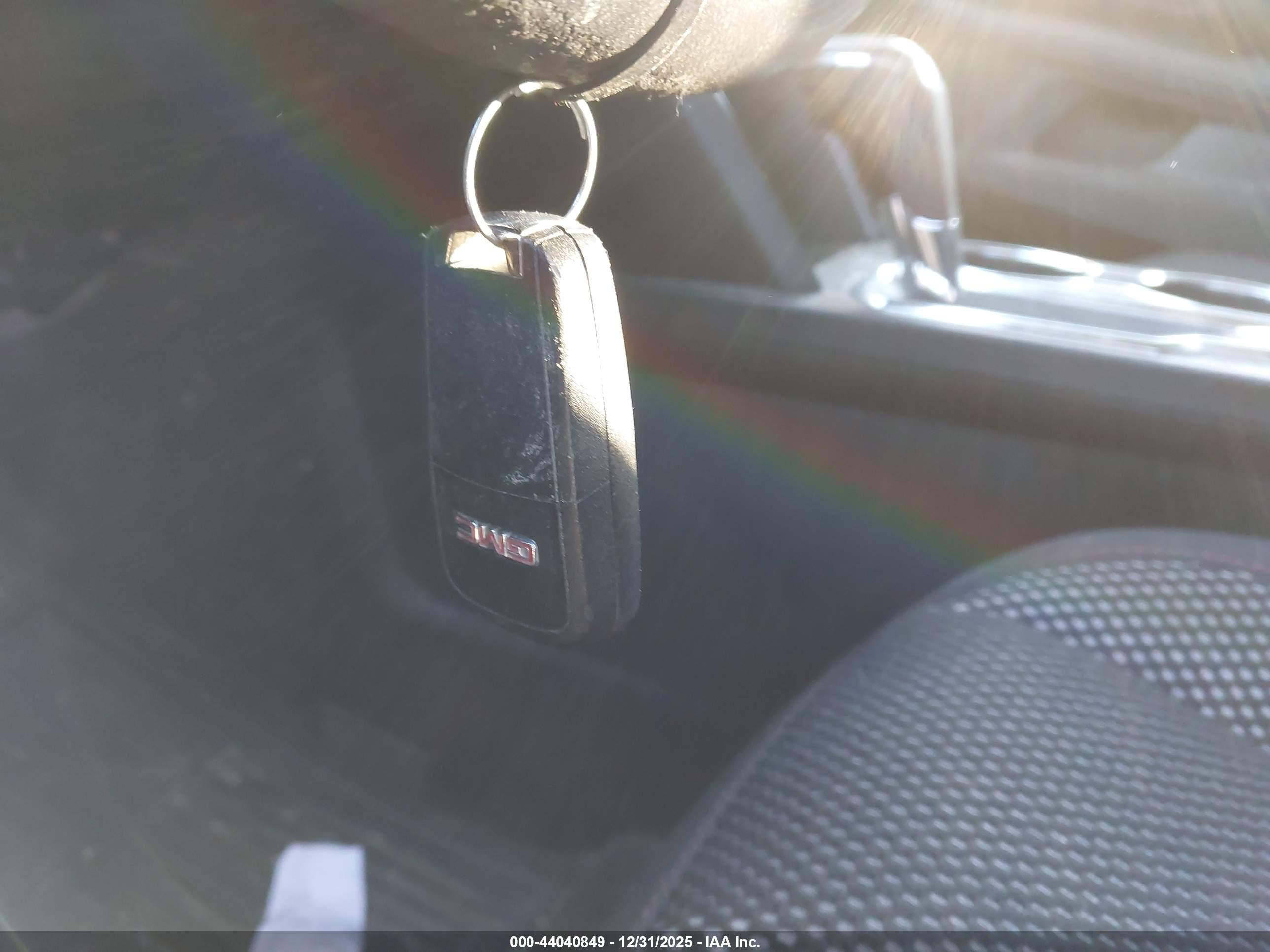 GMC TERRAIN image 11