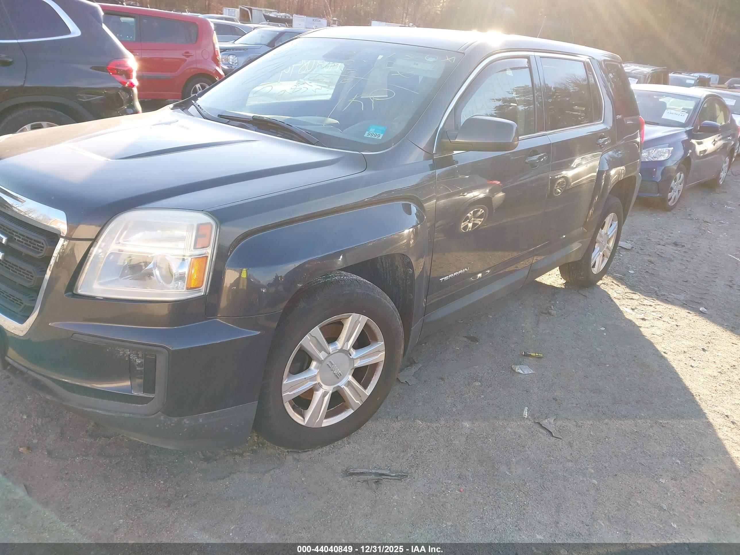 GMC TERRAIN image 2