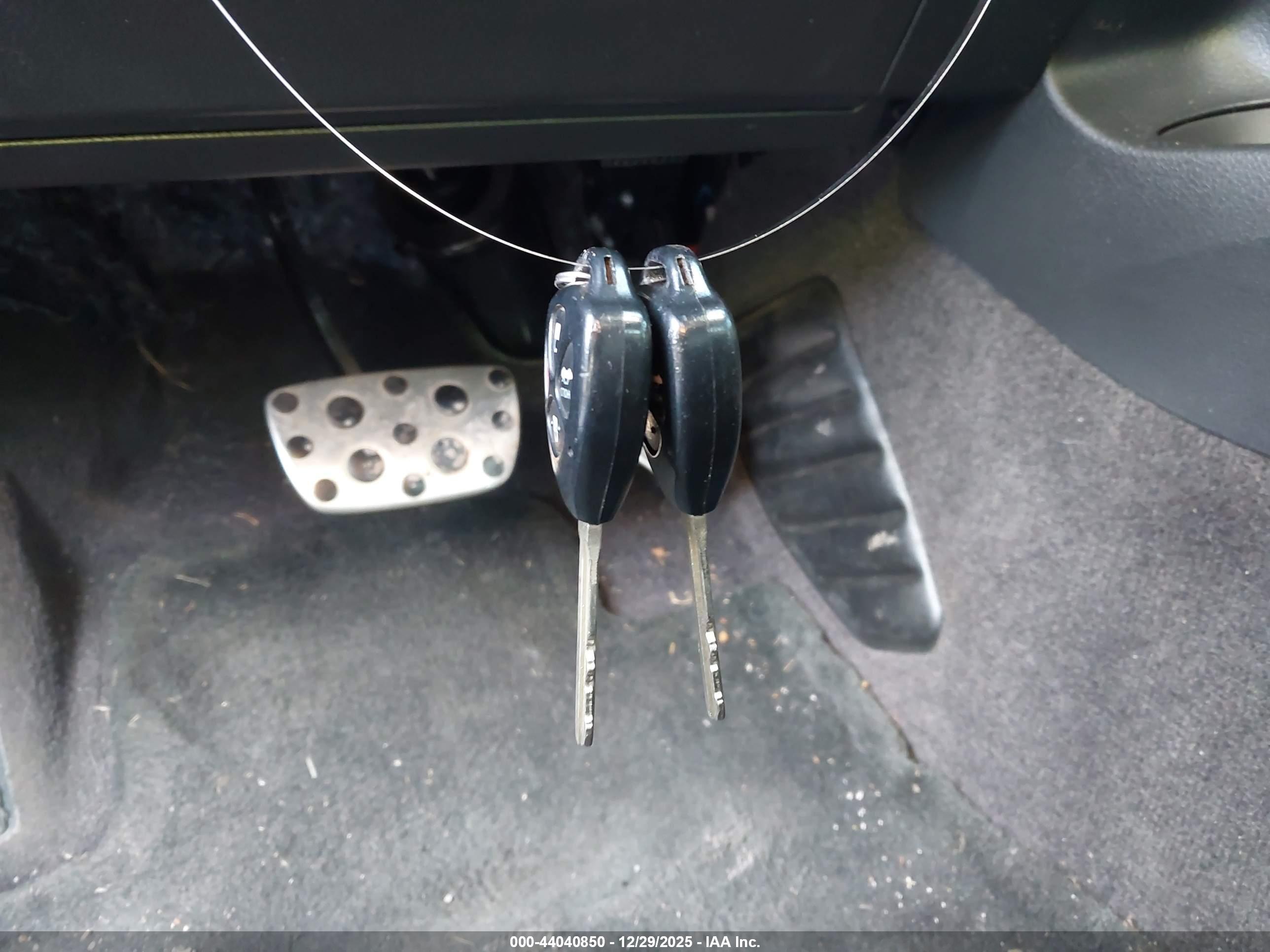 TOYOTA CAMRY image 11