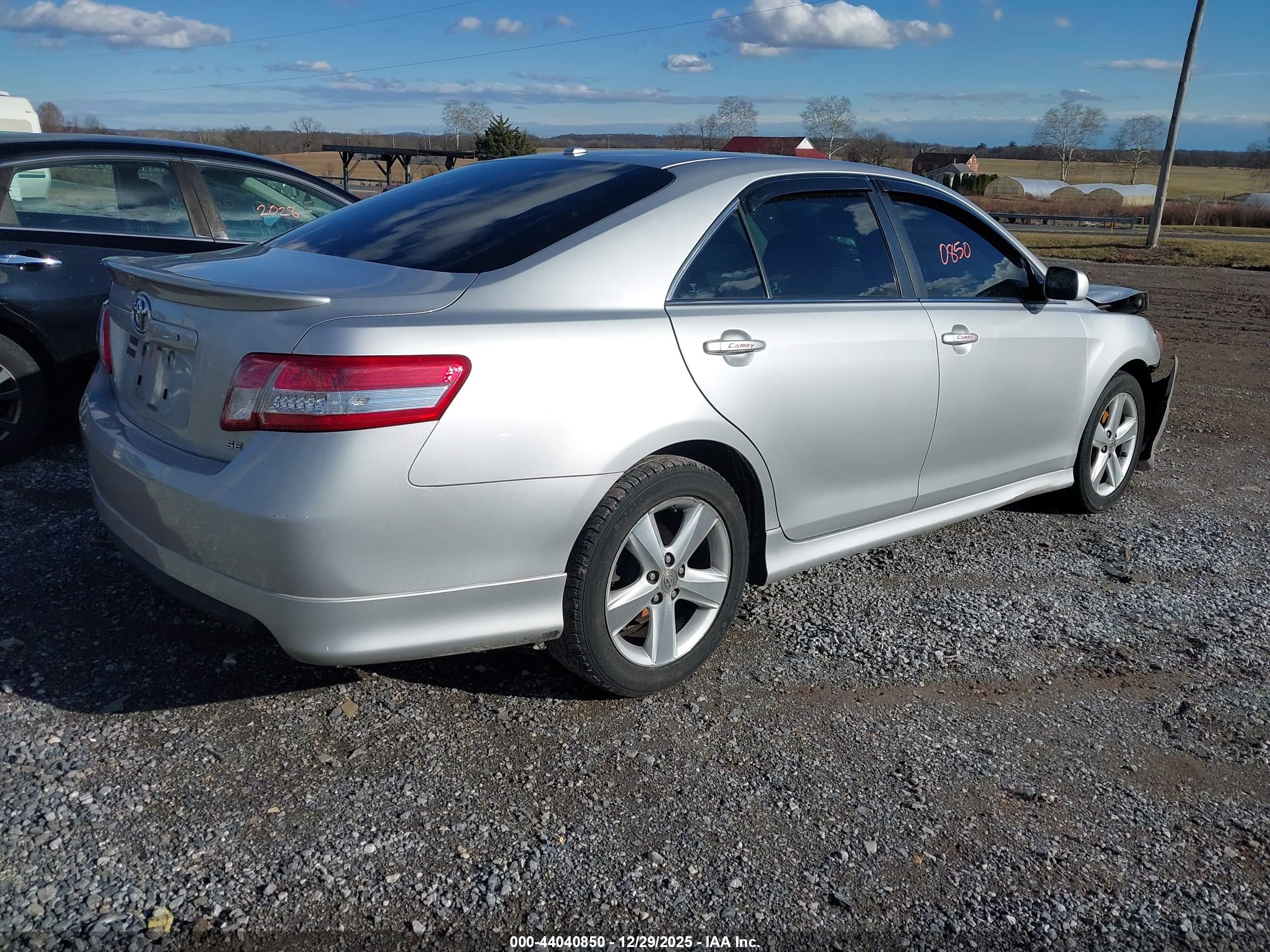 TOYOTA CAMRY image 4