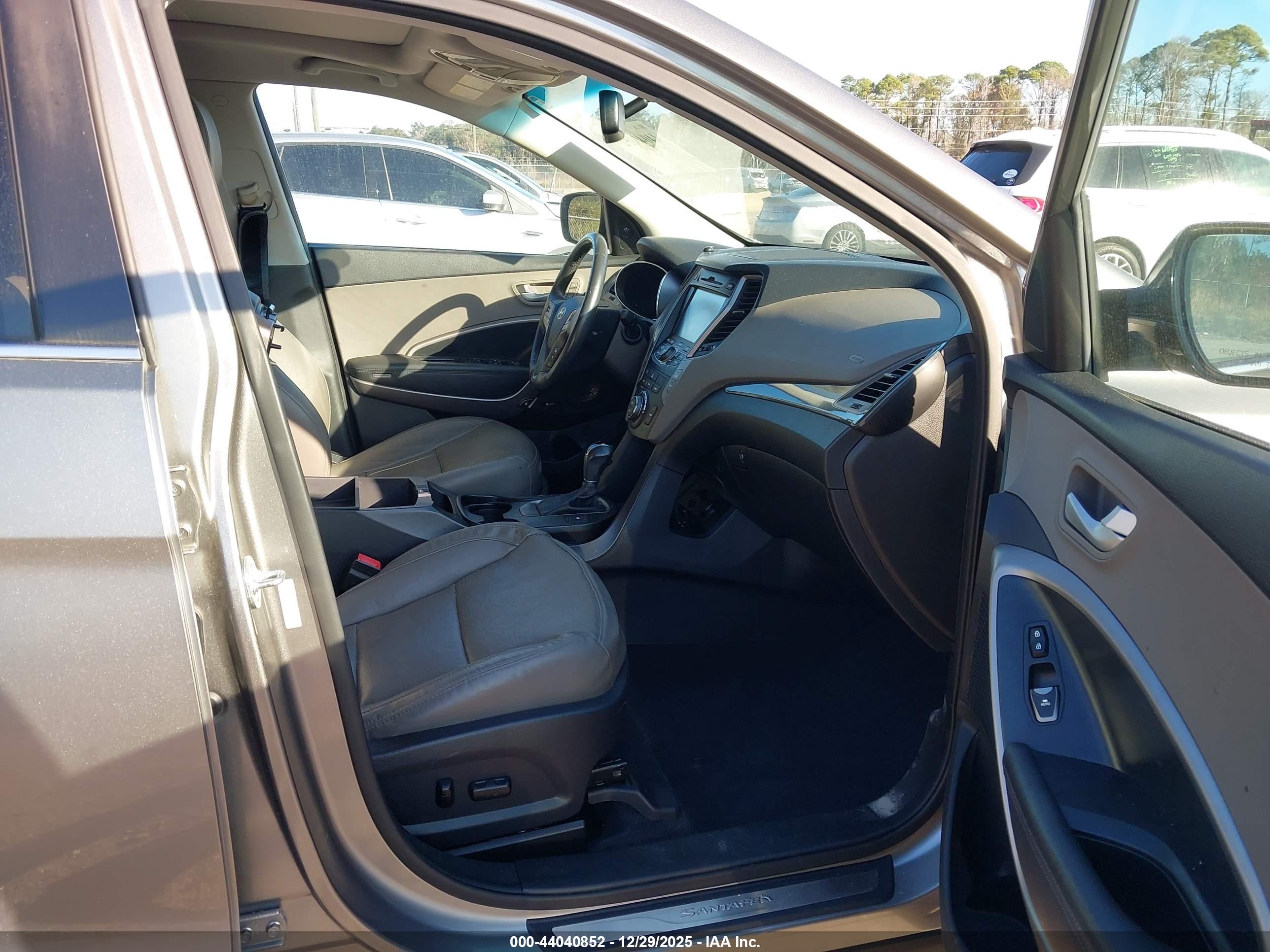 HYUNDAI SANTA image 5