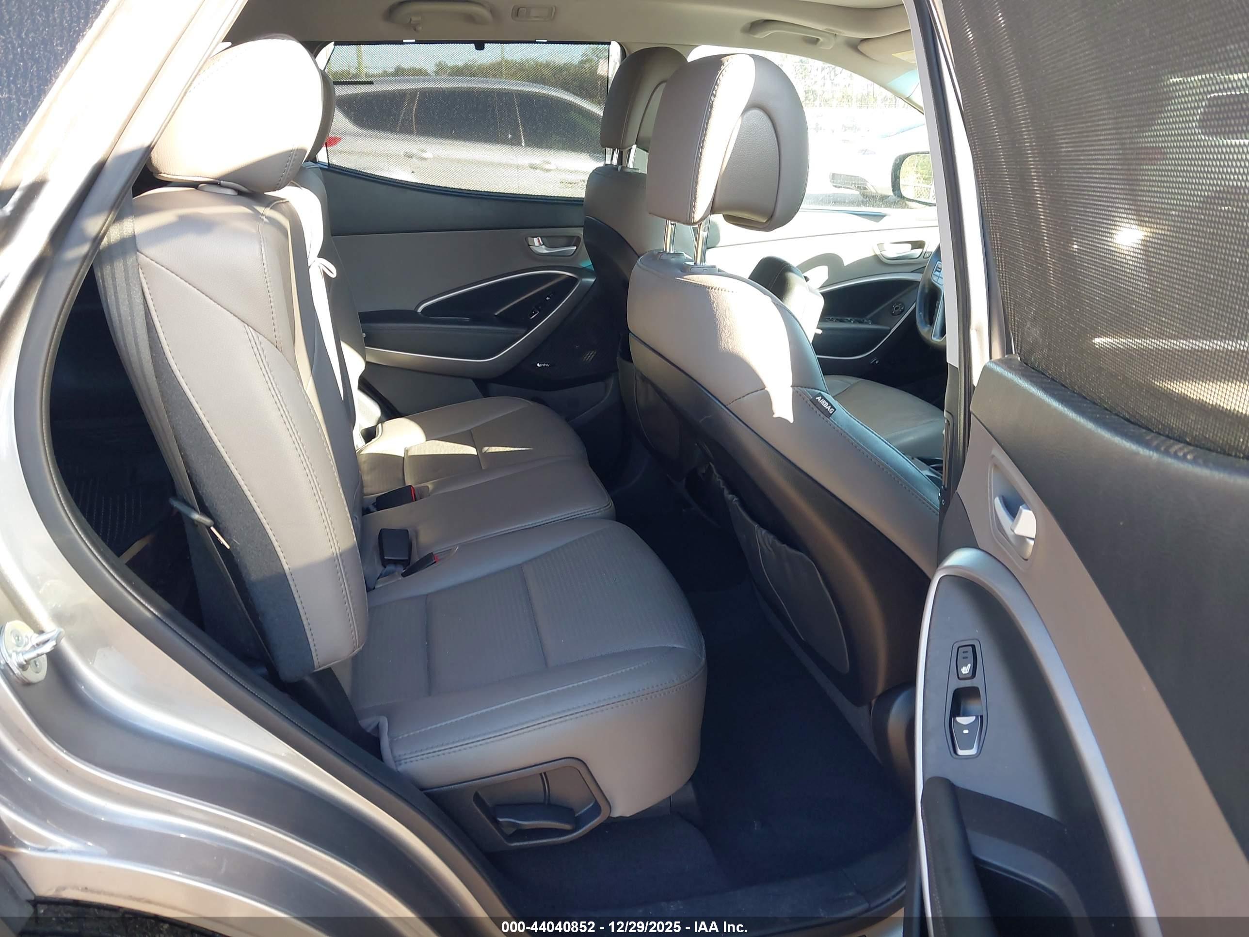 HYUNDAI SANTA image 8