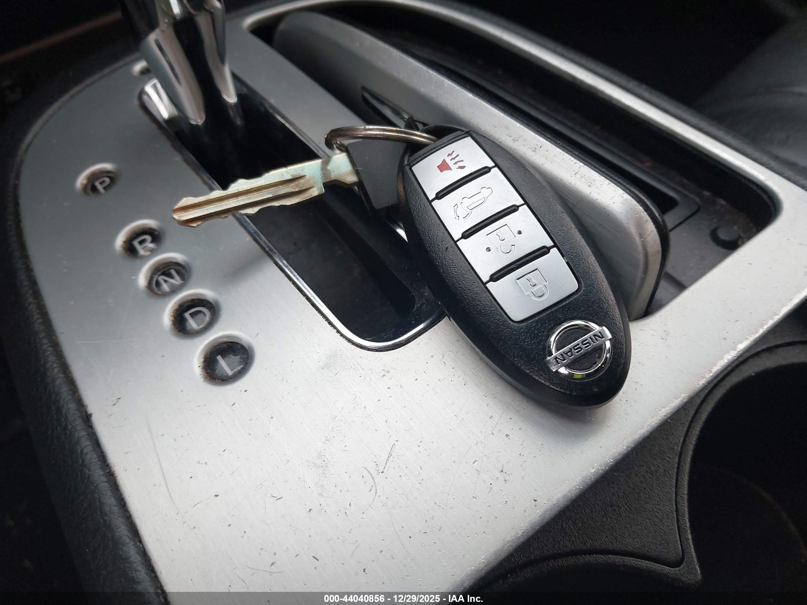 NISSAN MURANO image 11