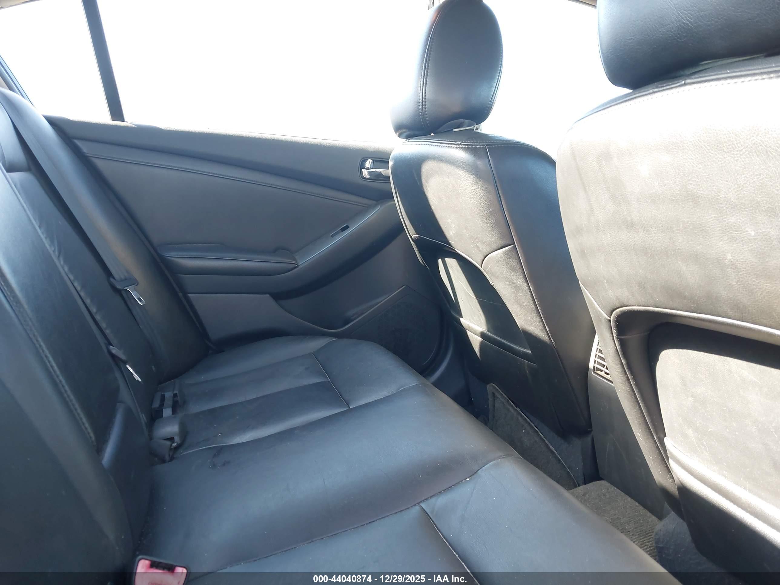 NISSAN ALTIMA image 8