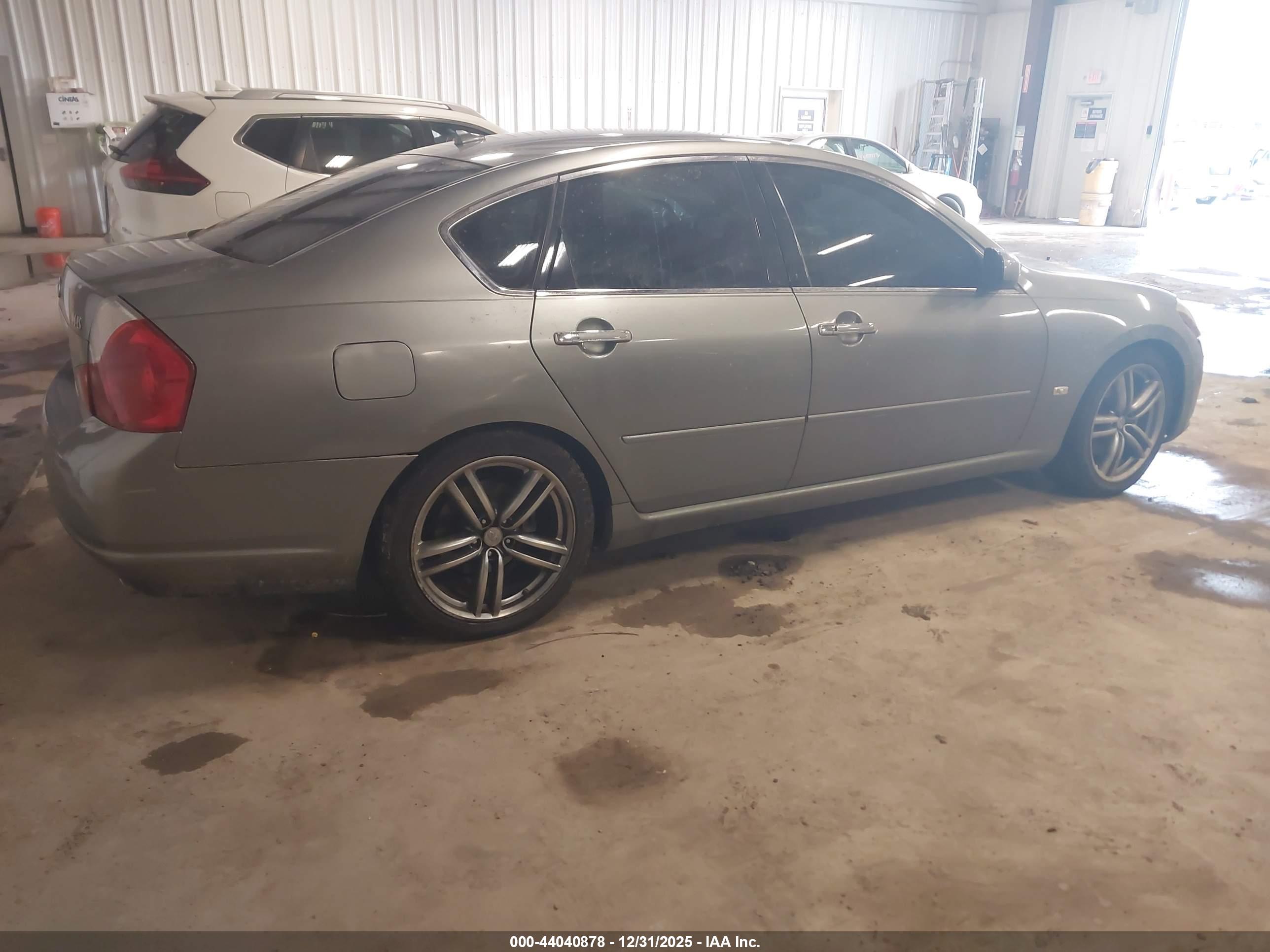 INFINITI M45 image 4
