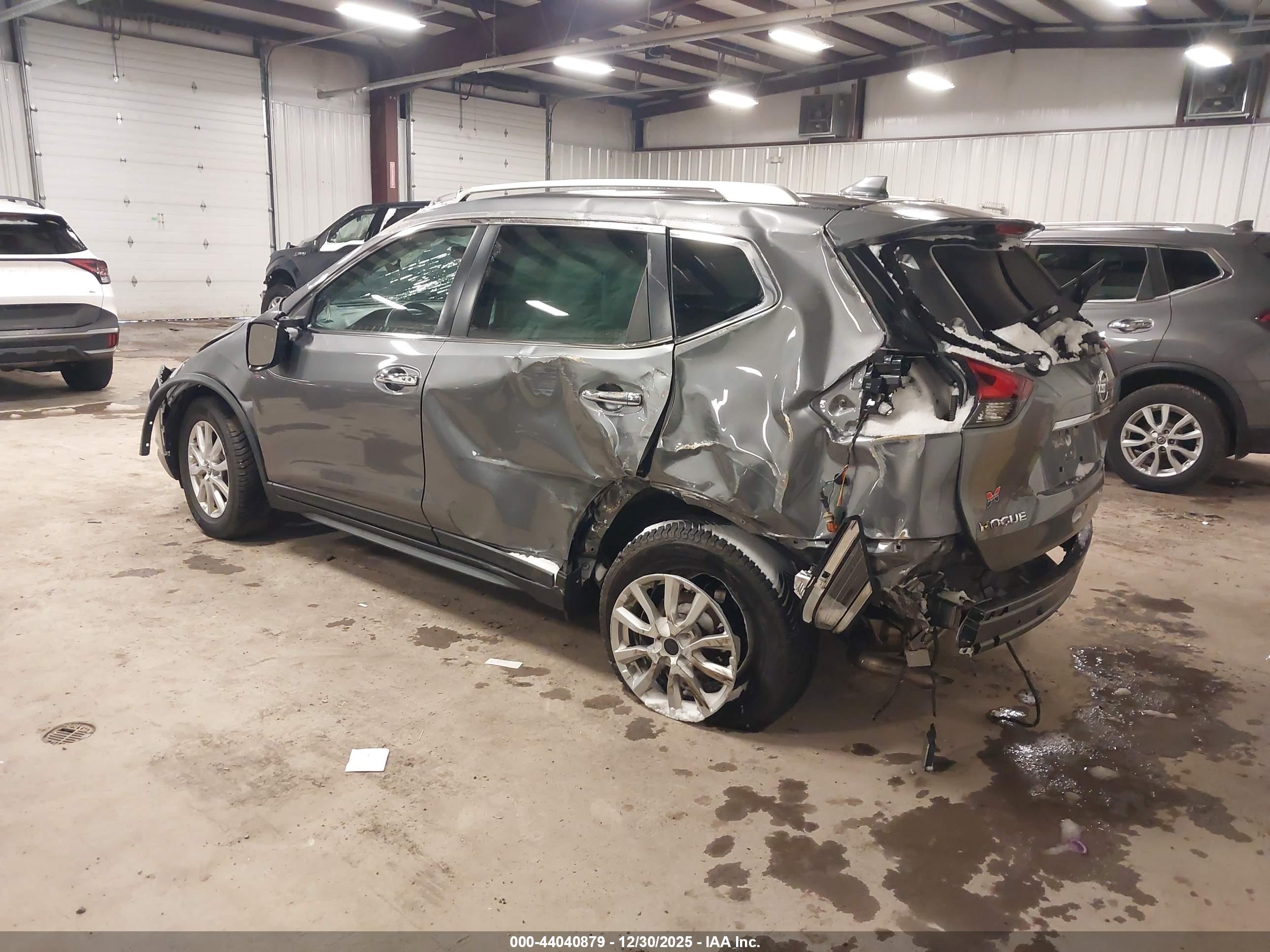 NISSAN ROGUE image 3