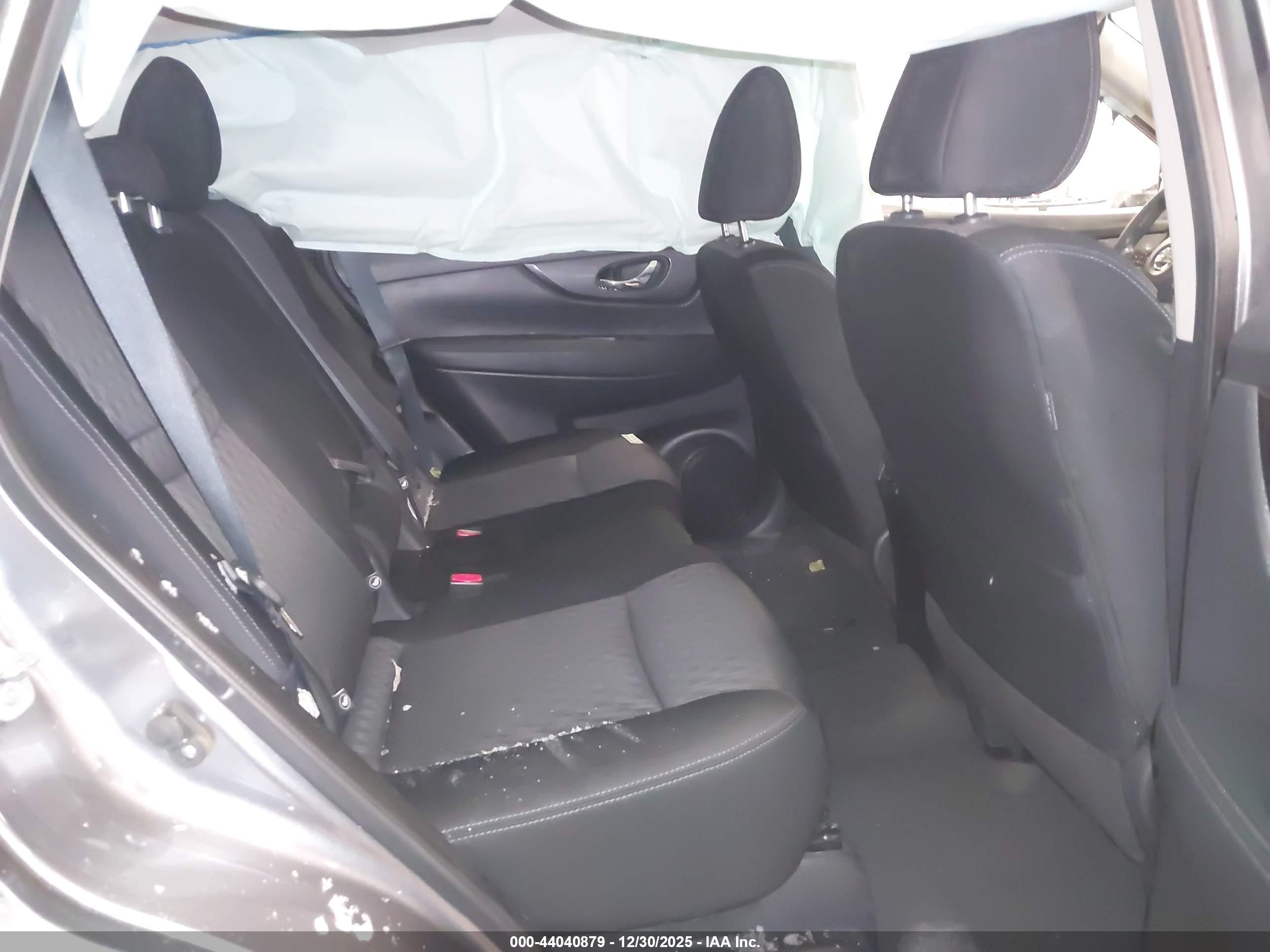 NISSAN ROGUE image 8