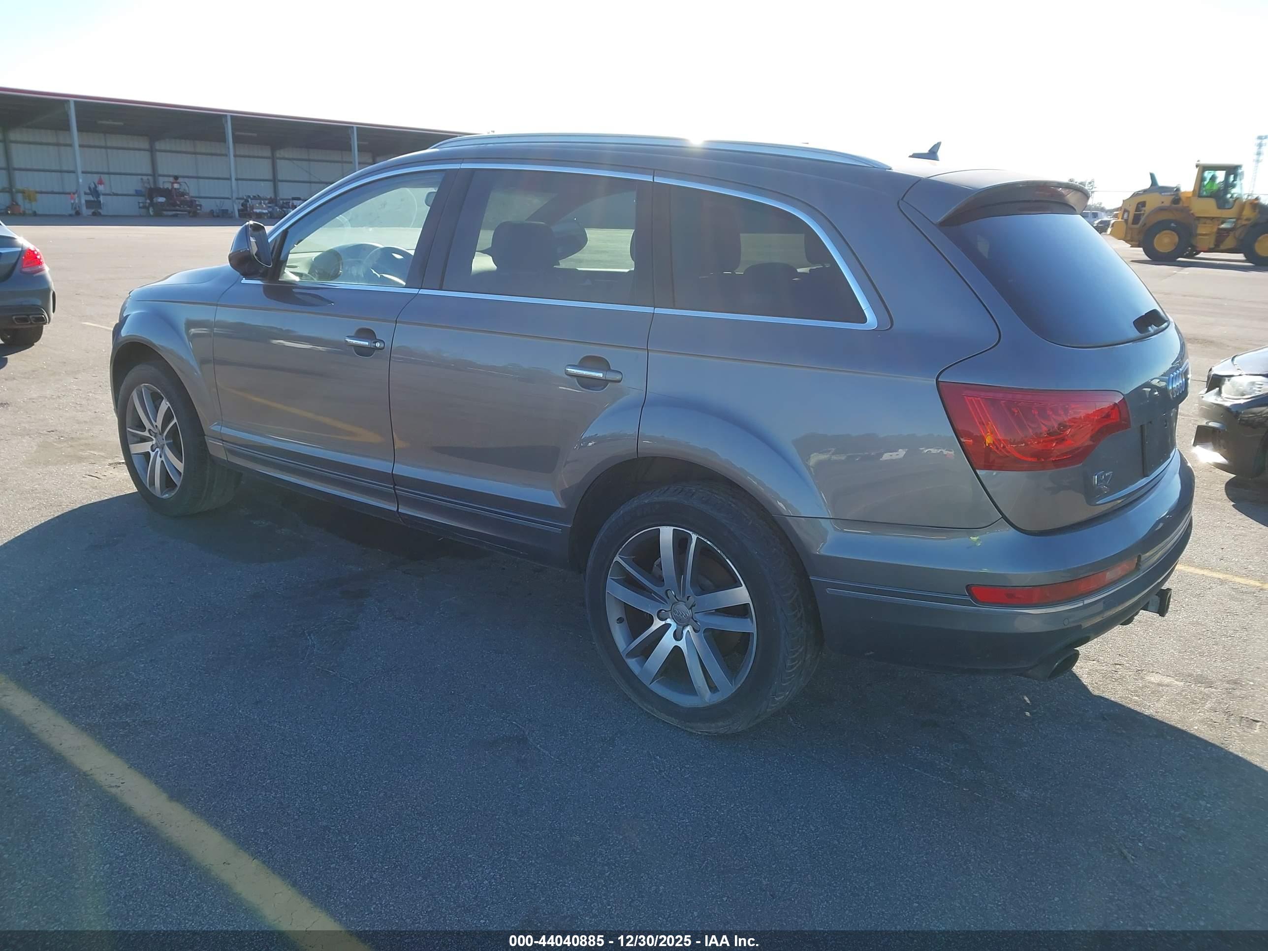 AUDI Q7 image 3