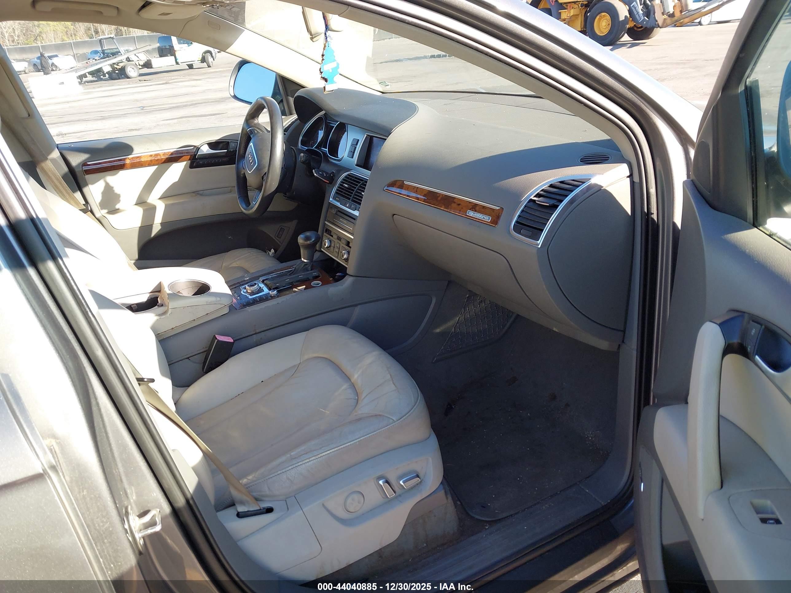 AUDI Q7 image 5