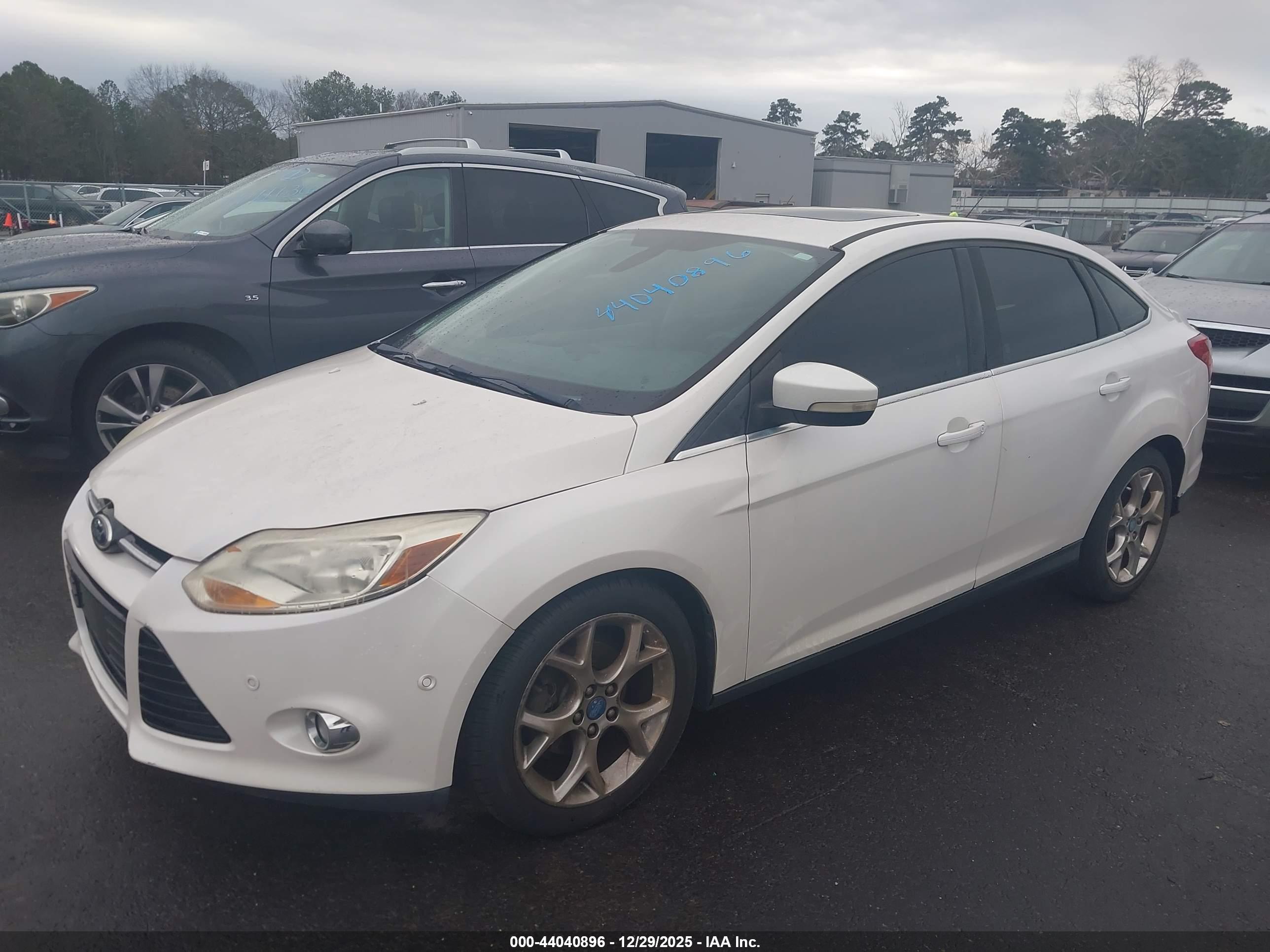FORD FOCUS image 2
