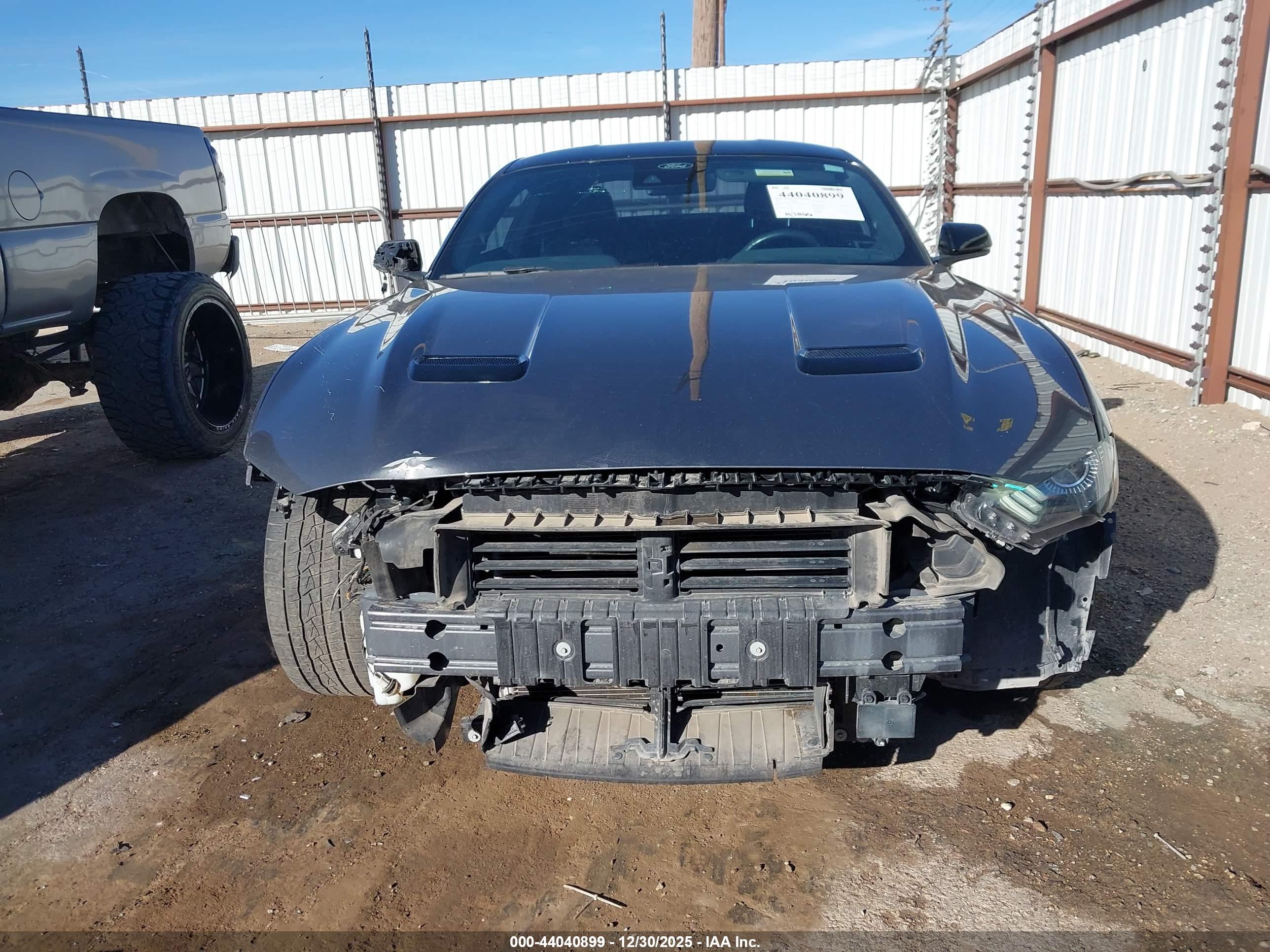 FORD MUSTANG image 6