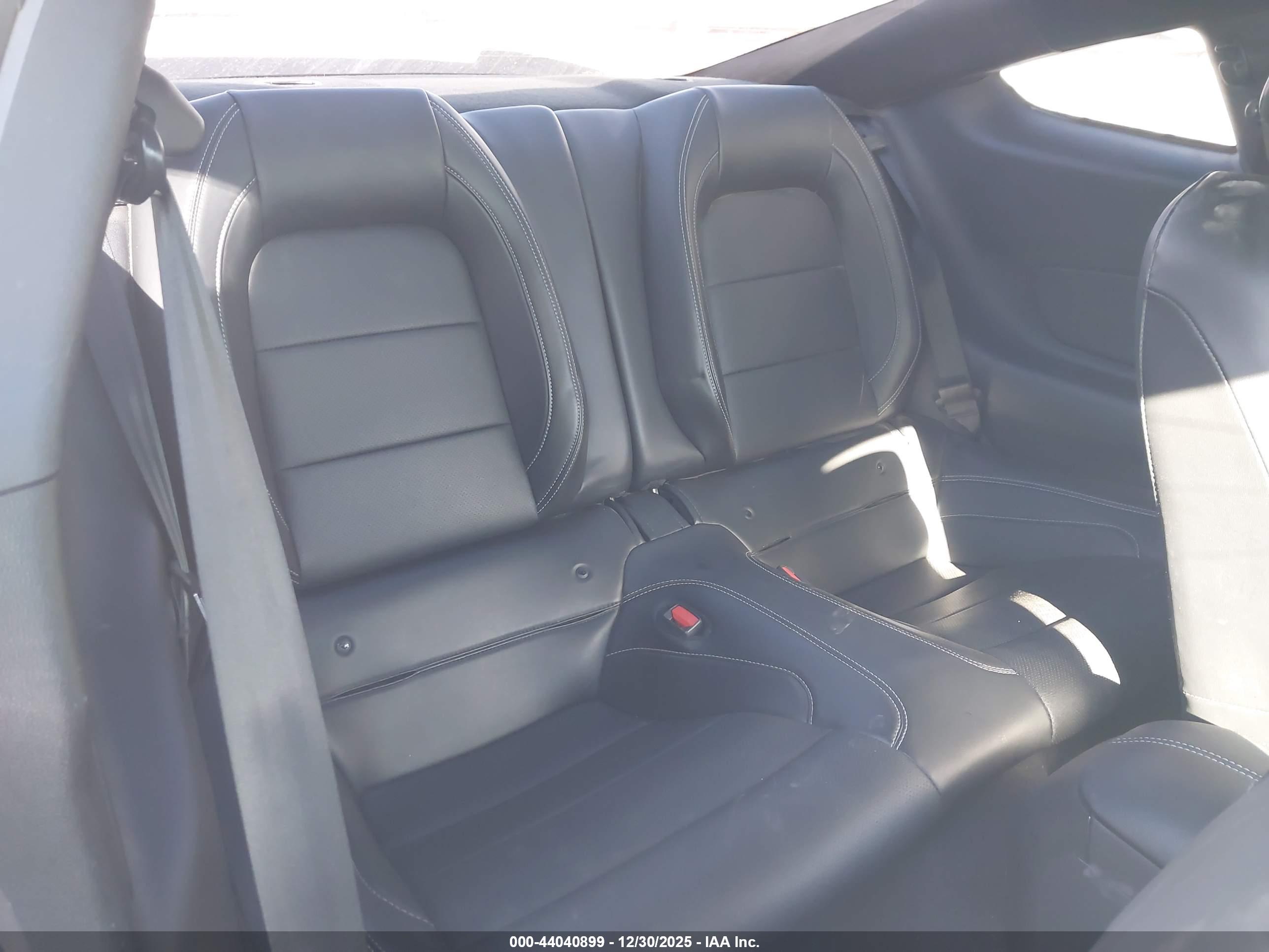 FORD MUSTANG image 8