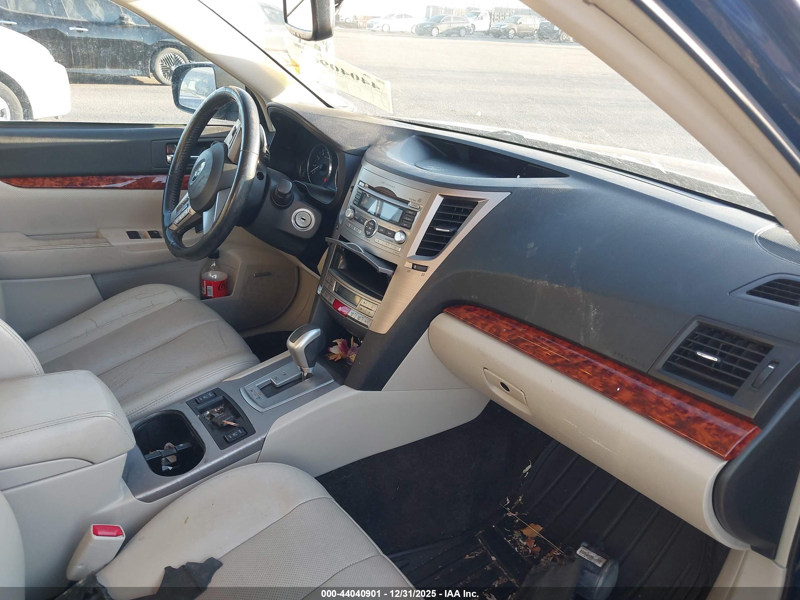 SUBARU OUTBACK image 5