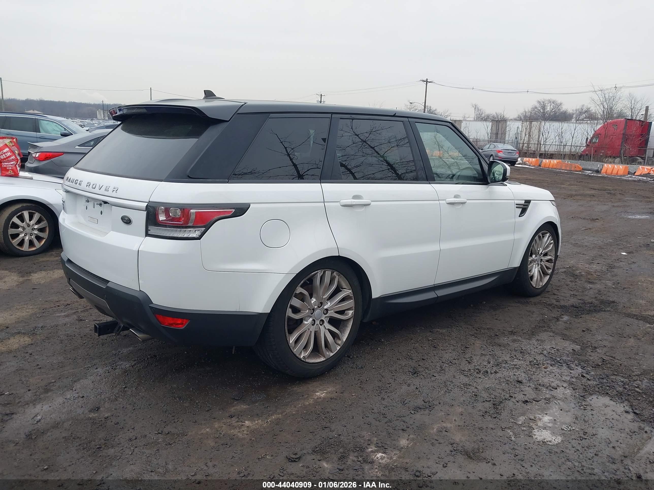 LAND ROVER image 4