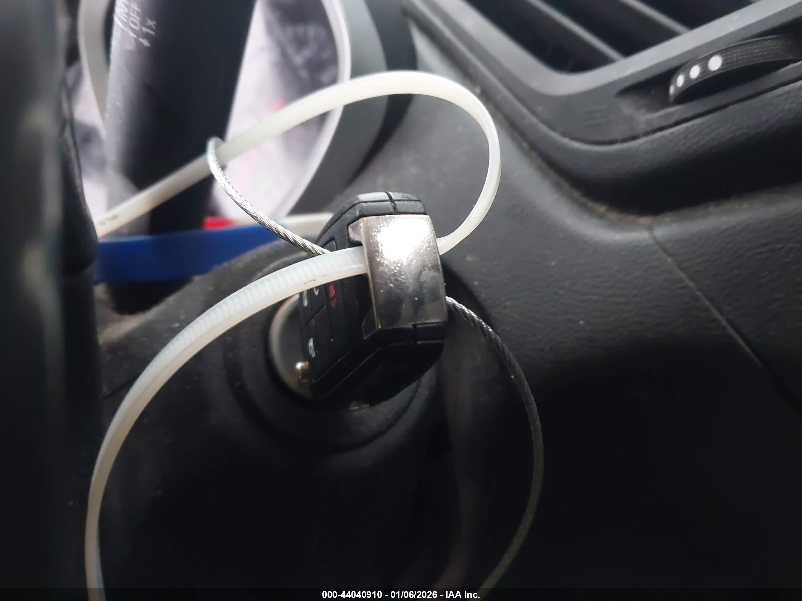 CHEVROLET EQUINOX image 11