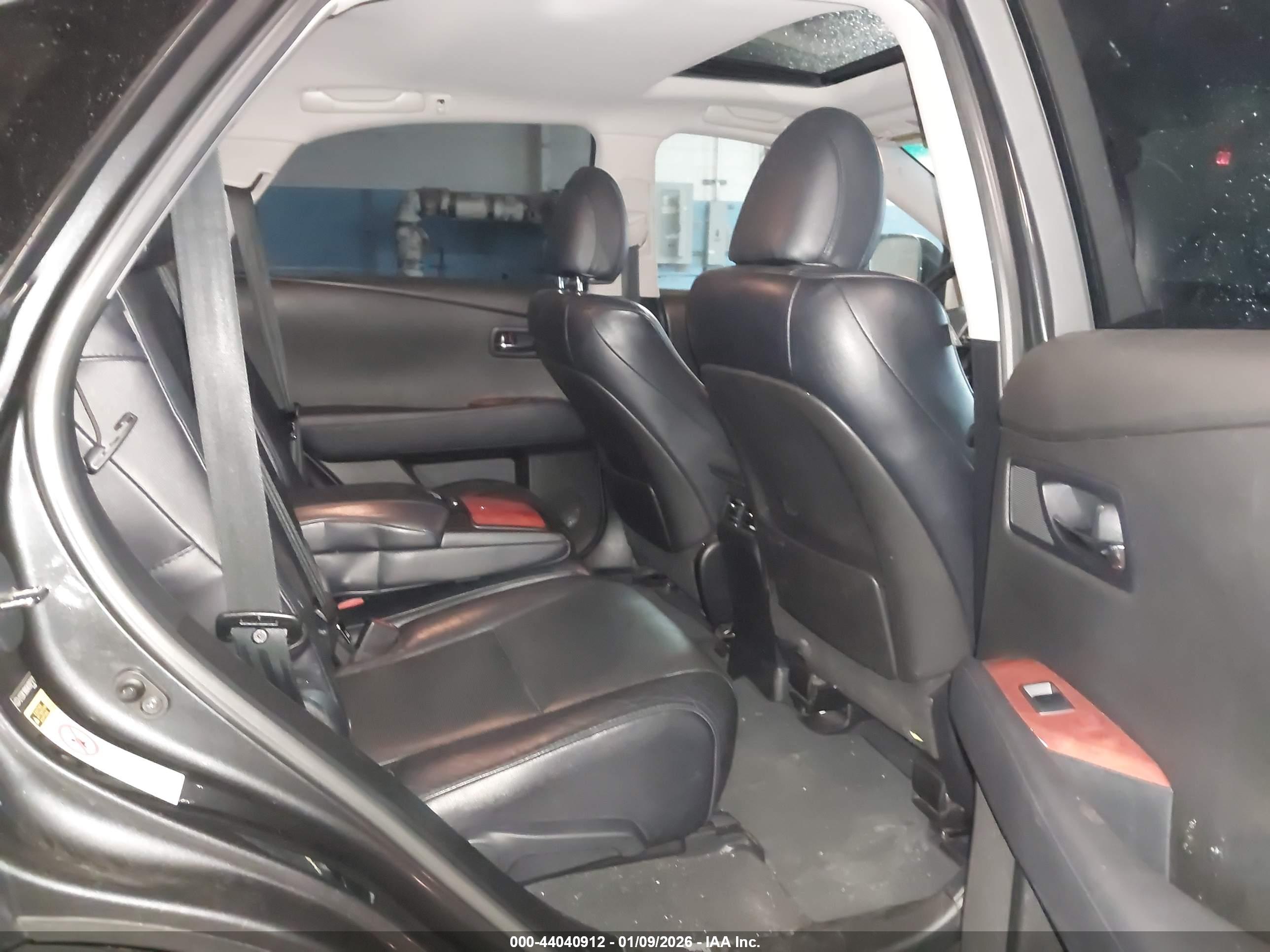 LEXUS RX image 8