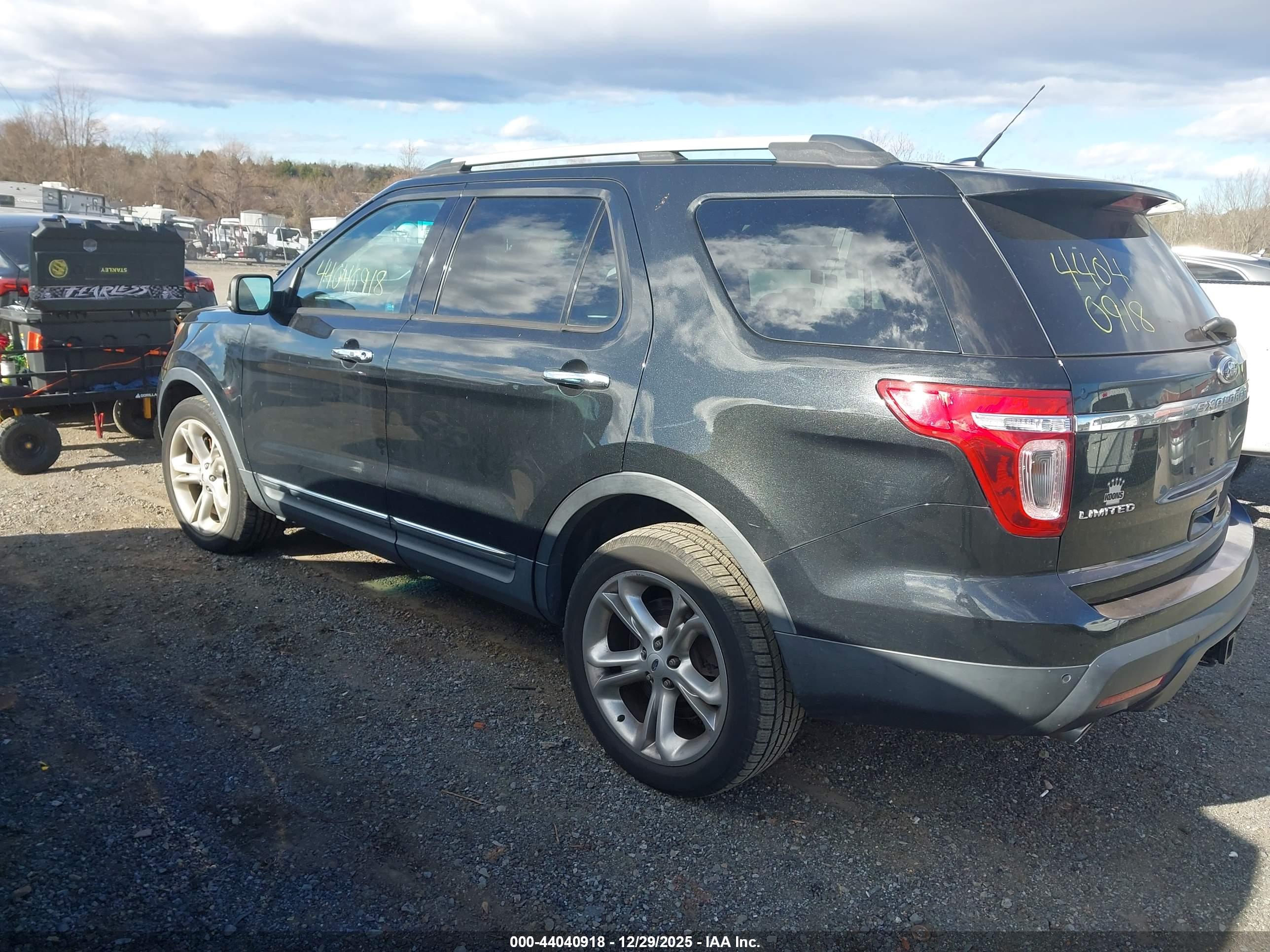 FORD EXPLORER image 3