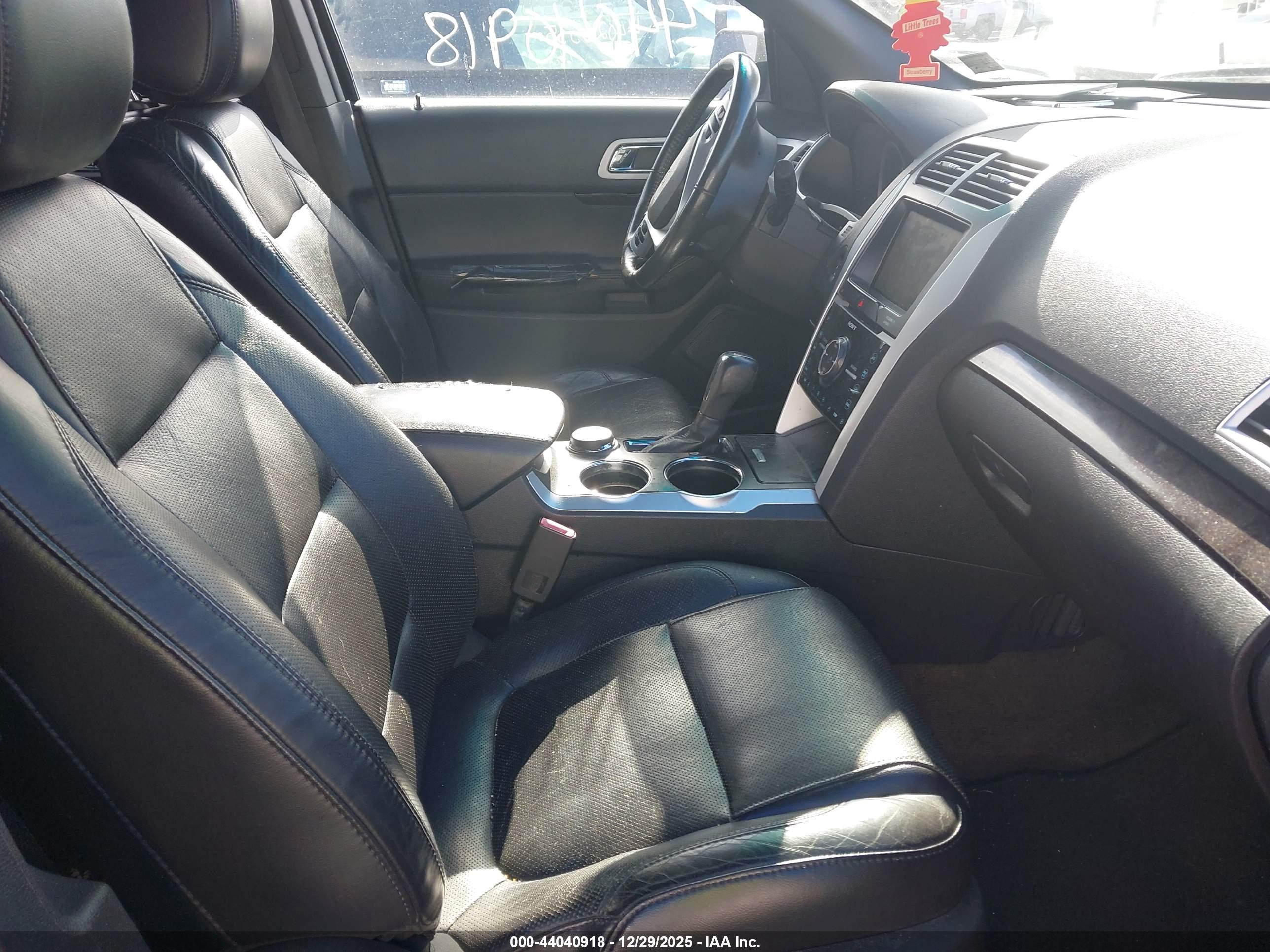 FORD EXPLORER image 5