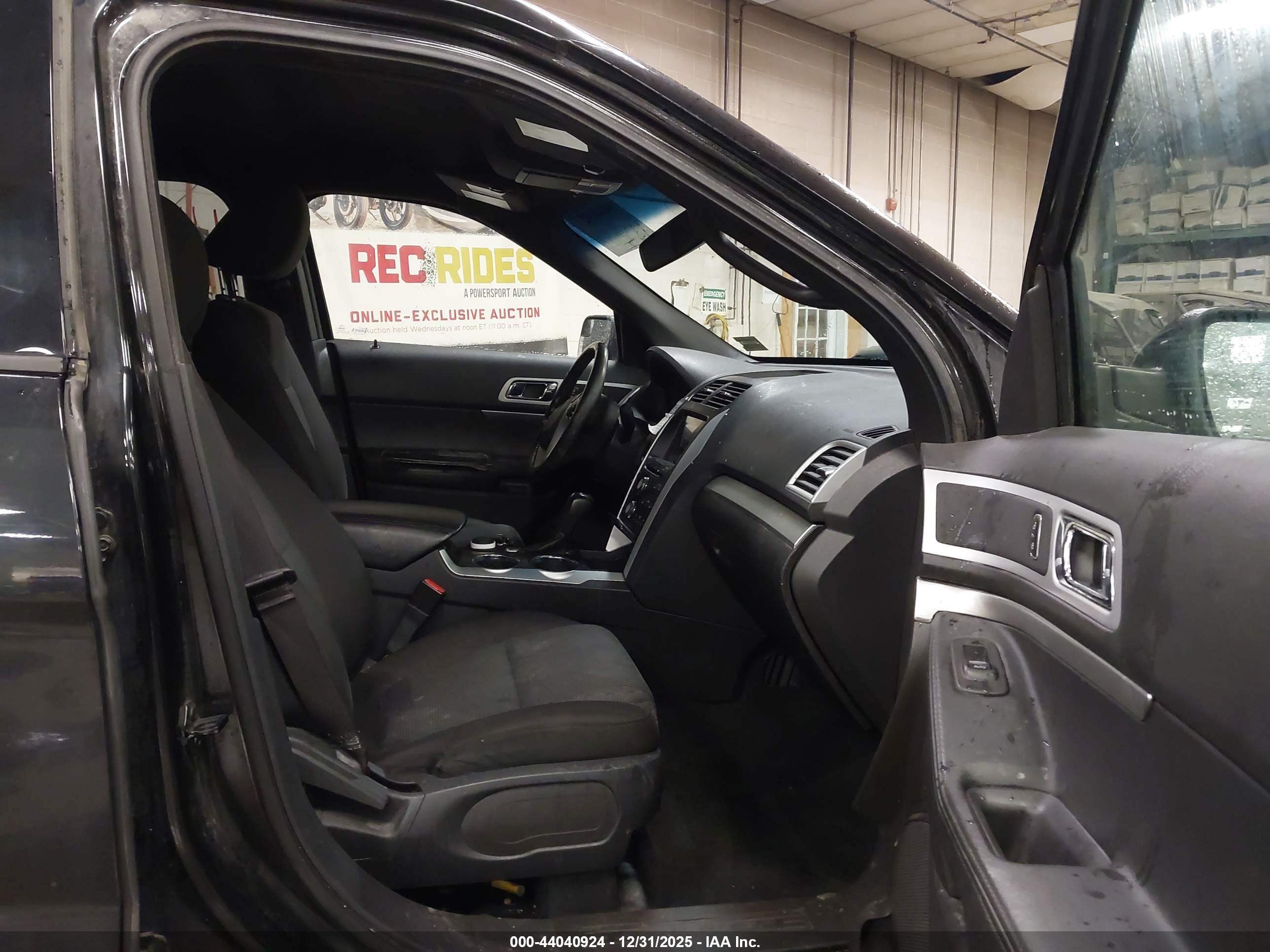 FORD EXPLORER image 5