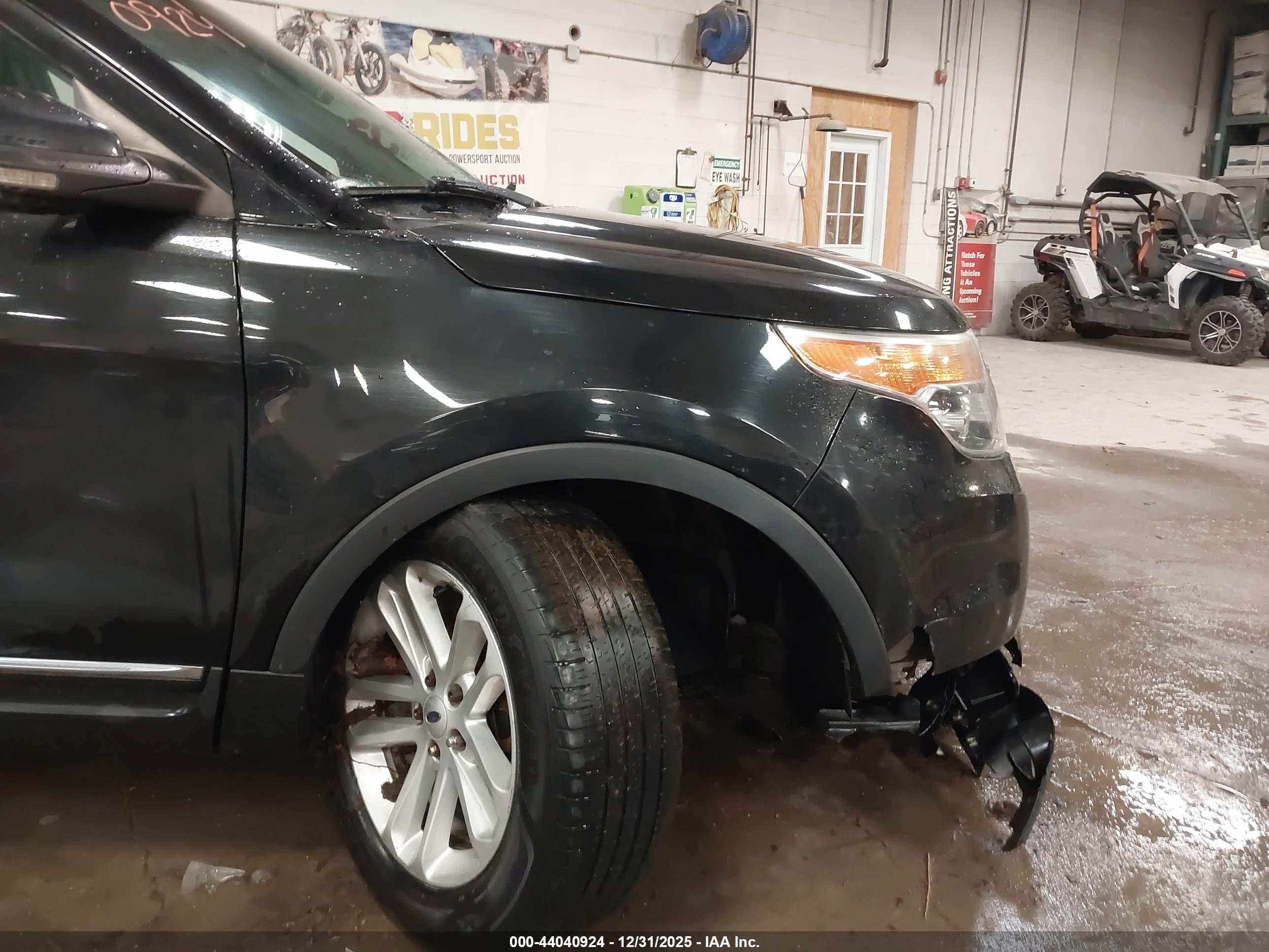 FORD EXPLORER image 6