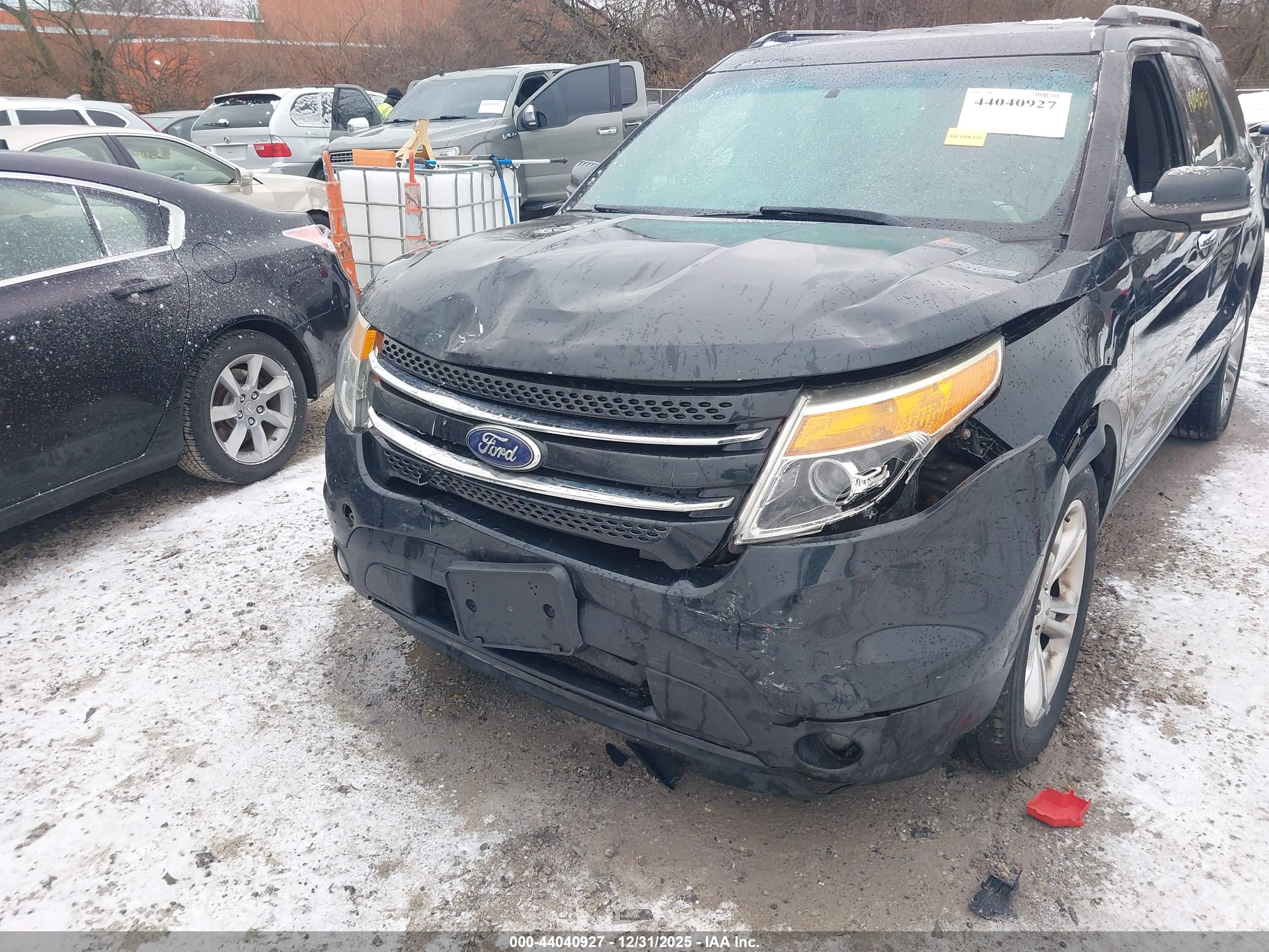 FORD EXPLORER image 6