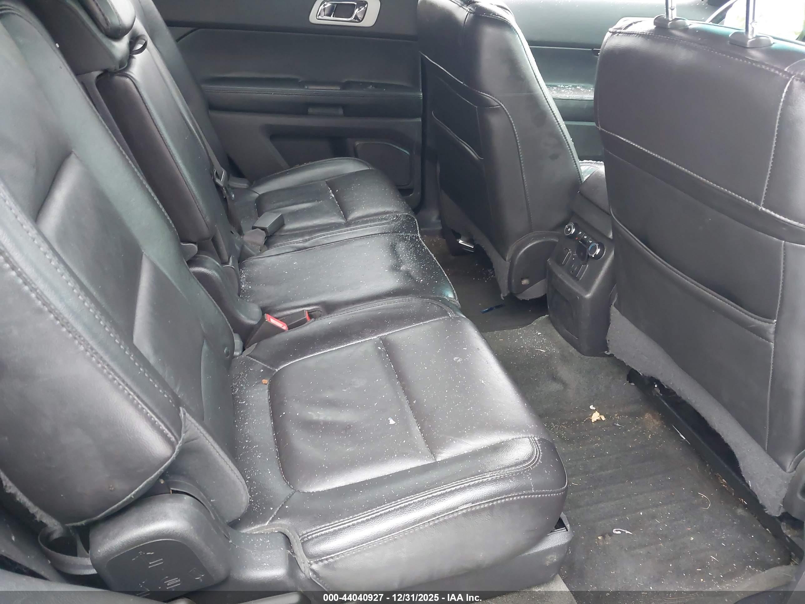 FORD EXPLORER image 8