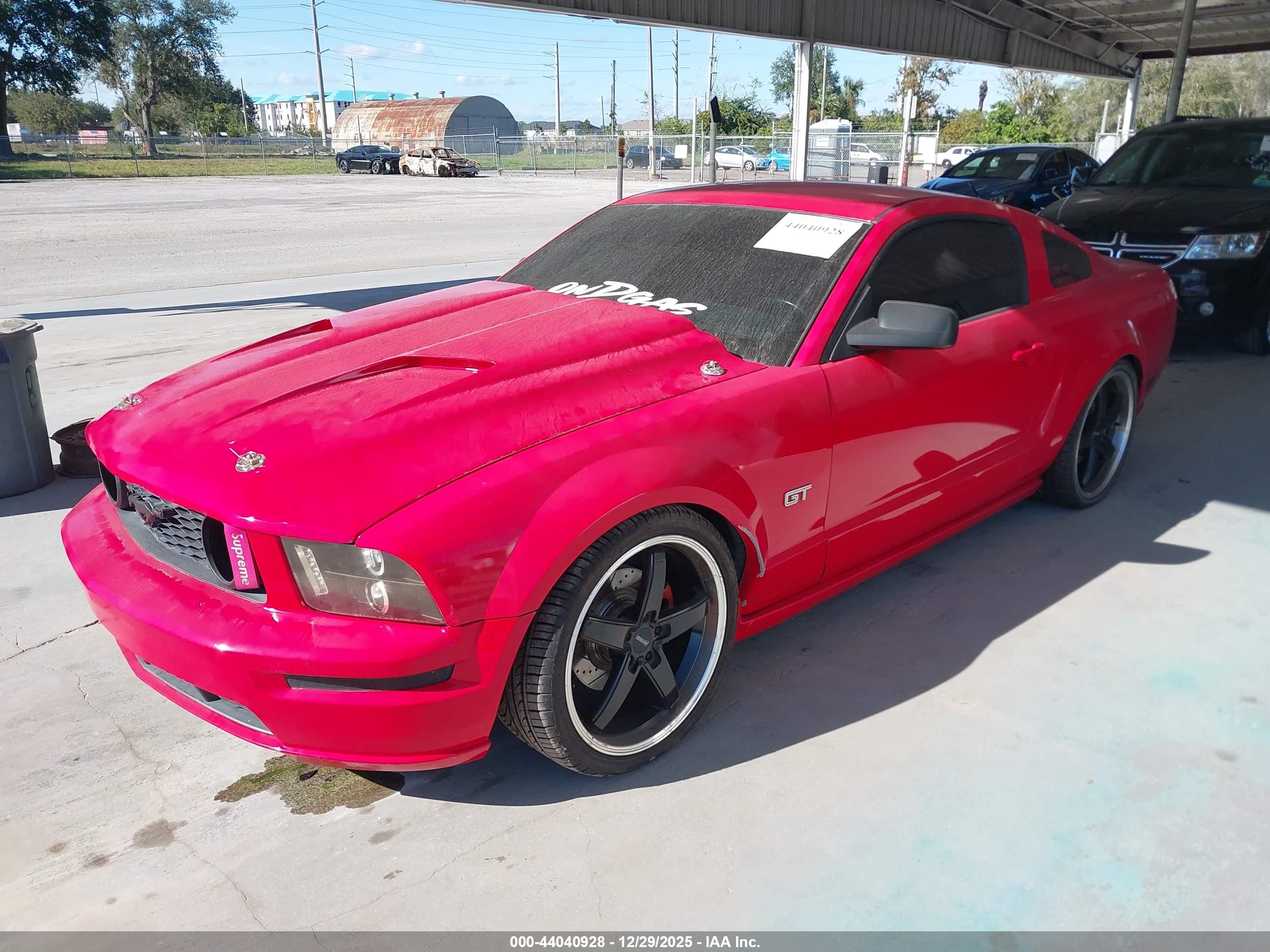 FORD MUSTANG image 2