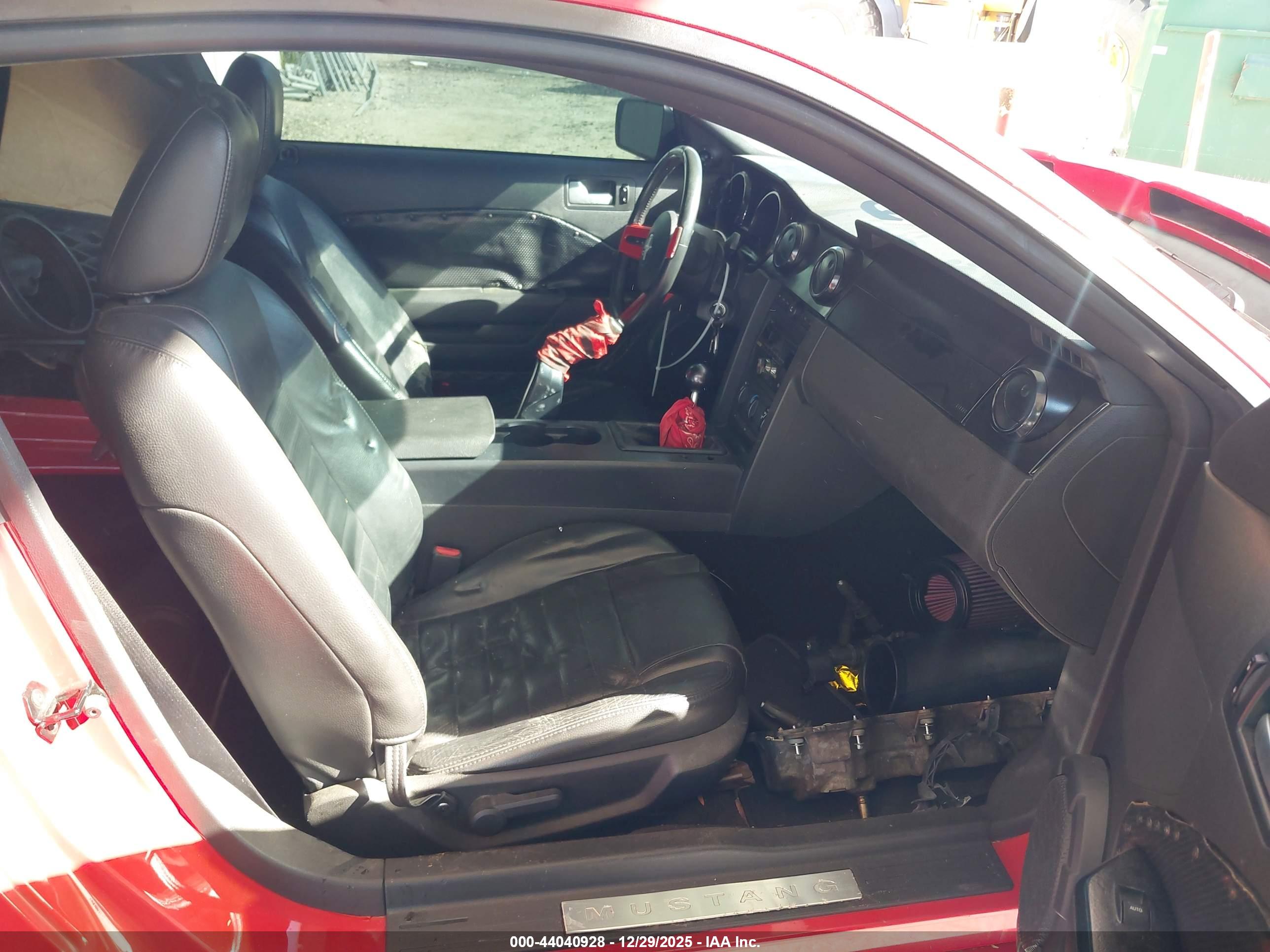 FORD MUSTANG image 5