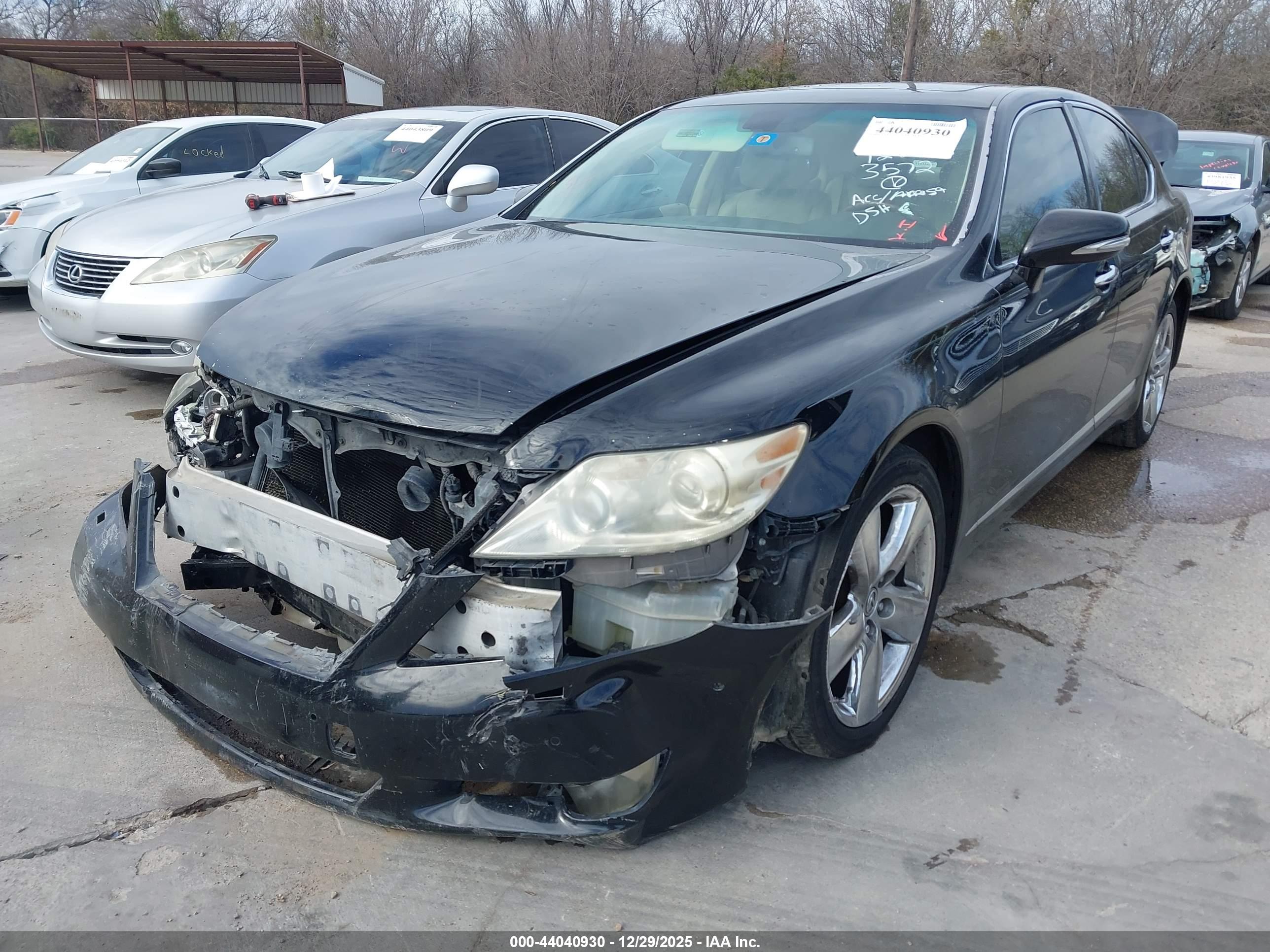 LEXUS LS image 2