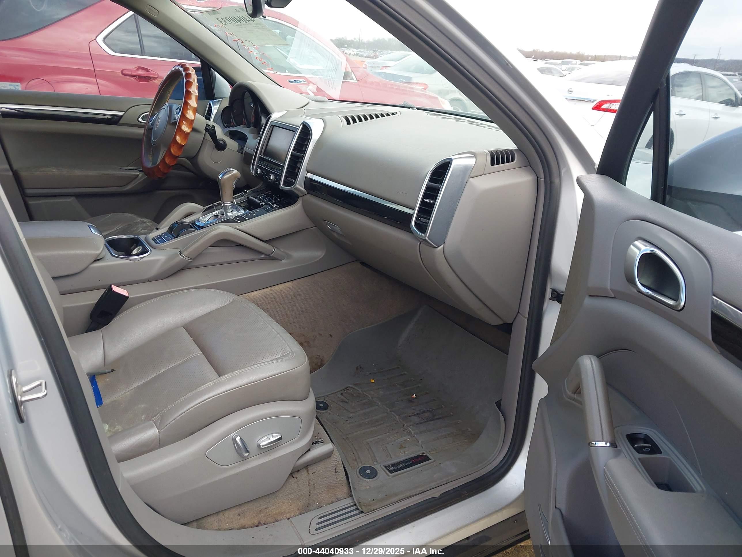 PORSCHE CAYENNE image 5
