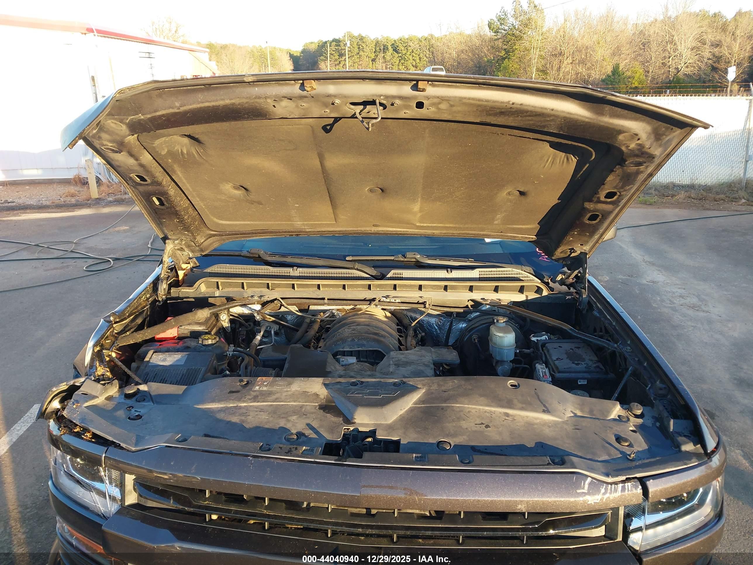 CHEVROLET SILVERADO image 10